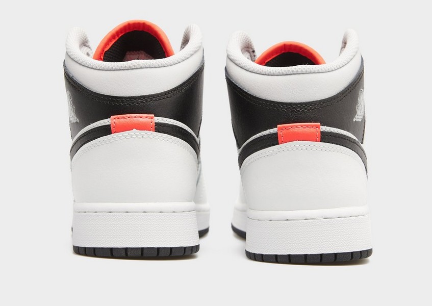 Jordan Air 1 Mid Bg