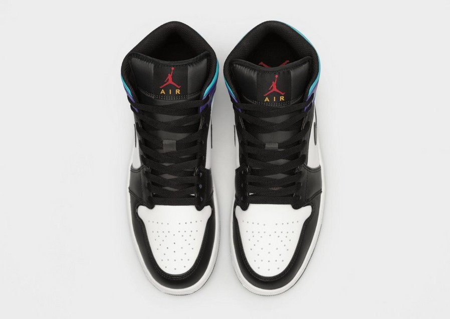 Мъжки маратонки AIR JORDAN 1 MID DQ8426-154 Бял
