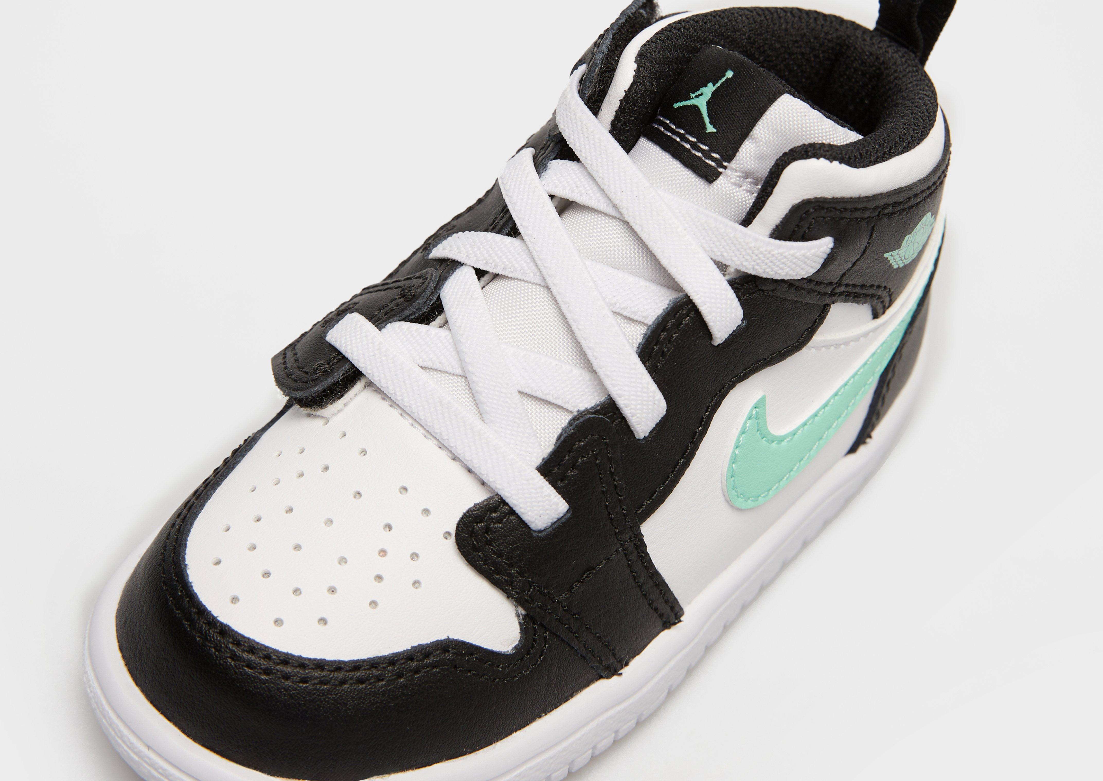 Дитячі кросівки JORDAN 1 MID ALT BT DR9744-103 Чорний