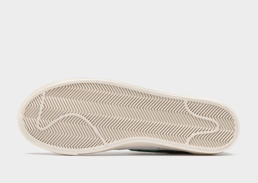 Férfi sneakers NIKE BLAZER LOW '77 PREMIUM DV0801-100 Fehér