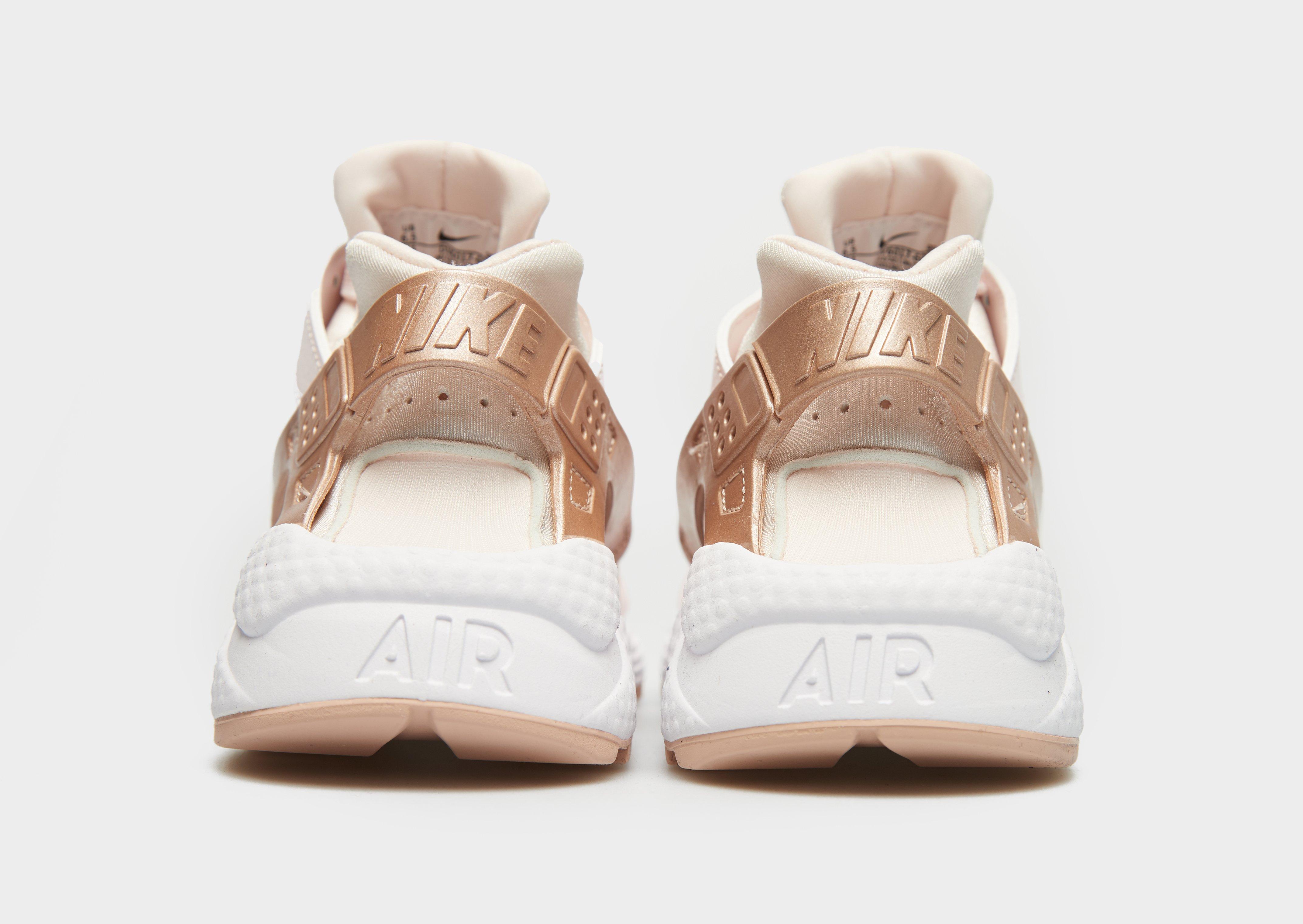 Adidași de damă NIKE AIR HUARACHE DV6017600 Roz