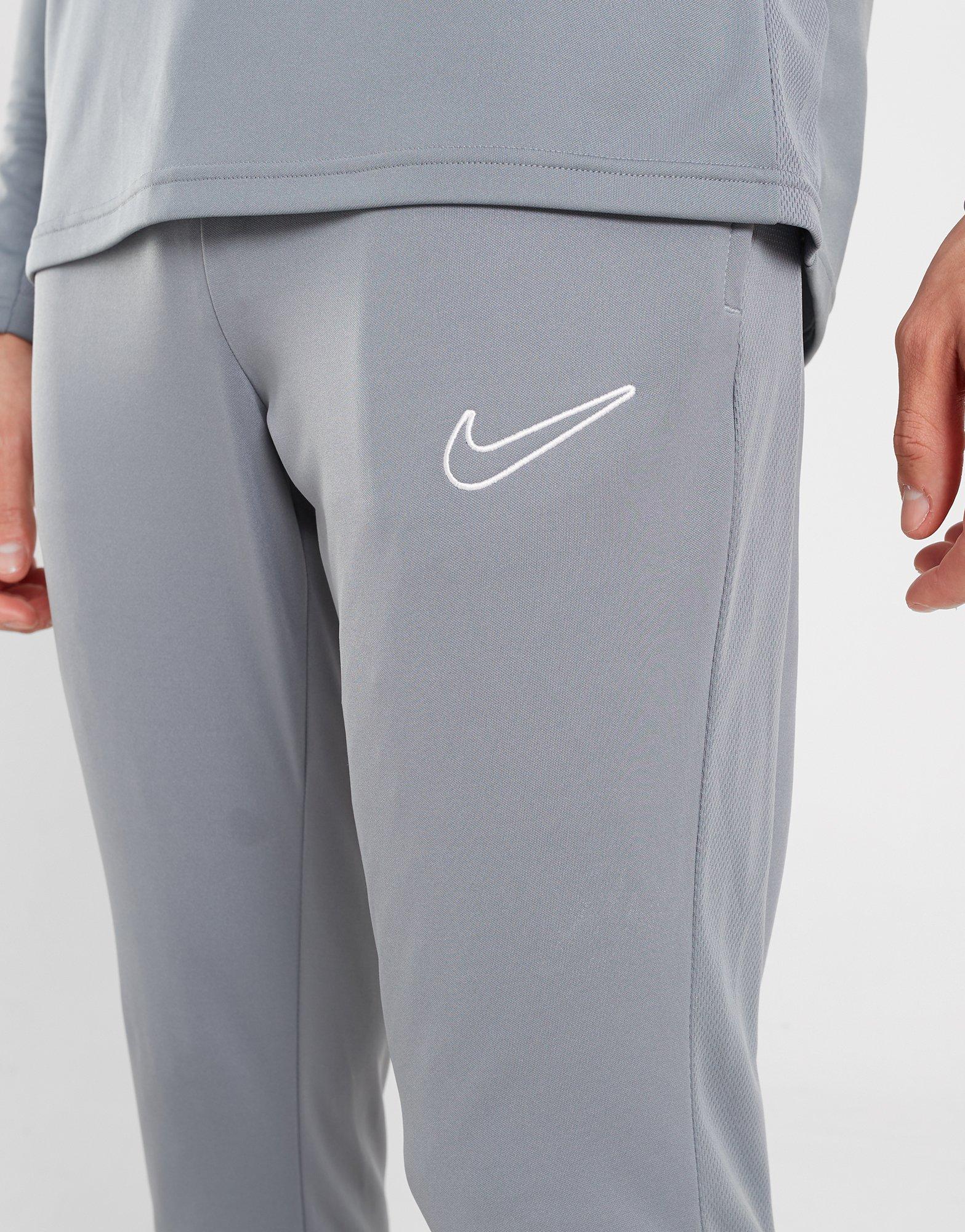Мъжко фитнес облекло NIKE SPODNIE ACAD23 PT COOL GREY PANTS DV9740-065 Сив