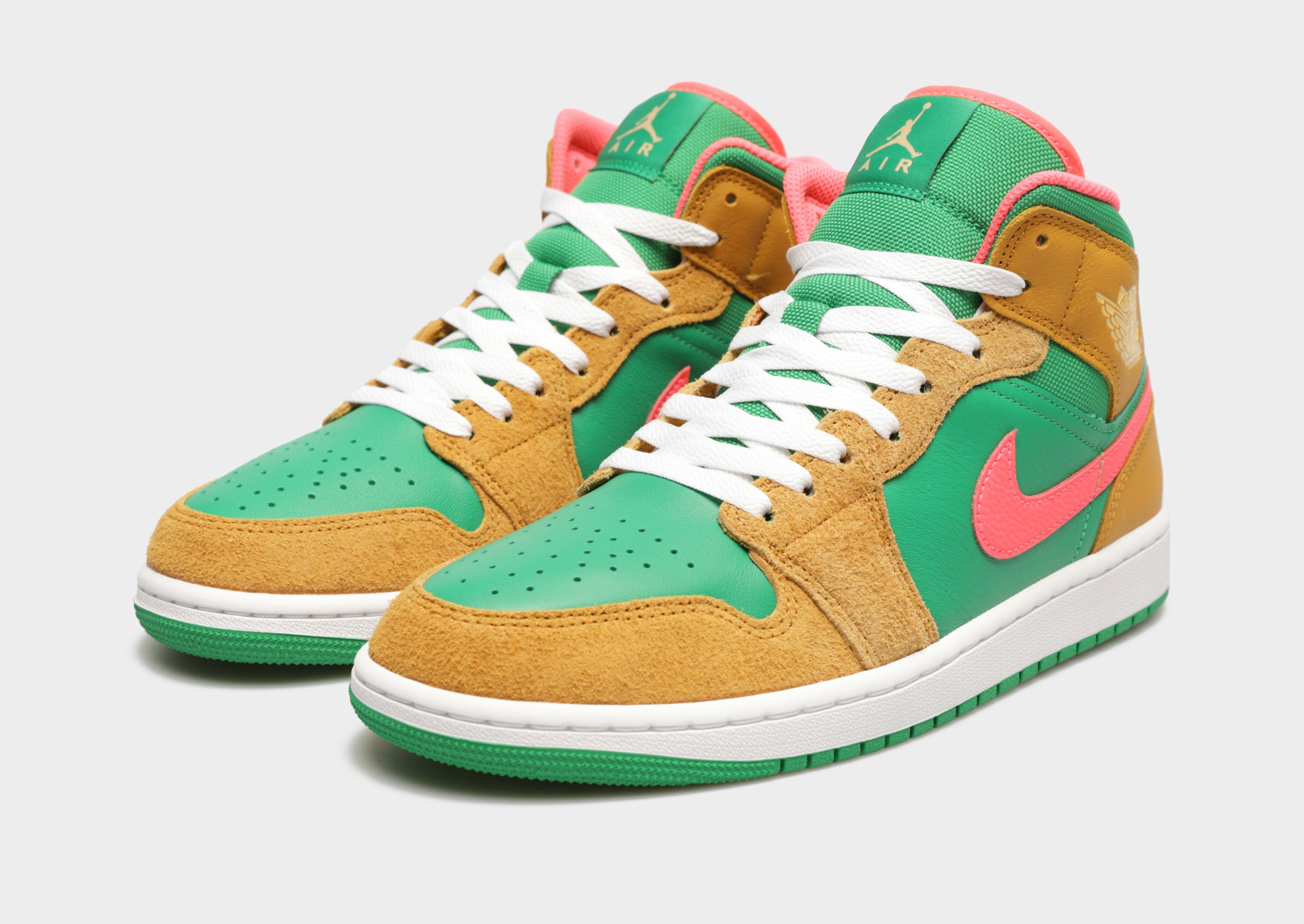 Мъжки маратонки AIR JORDAN 1 MID SE  DX4332-700 Златист