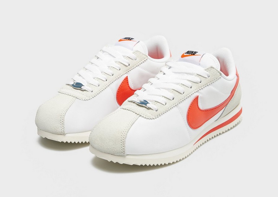 Adidași de damă NIKE W CORTEZ TXT DZ2795-104 Alb