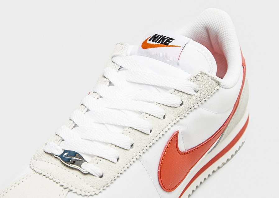 Adidași de damă NIKE W CORTEZ TXT DZ2795-104 Alb