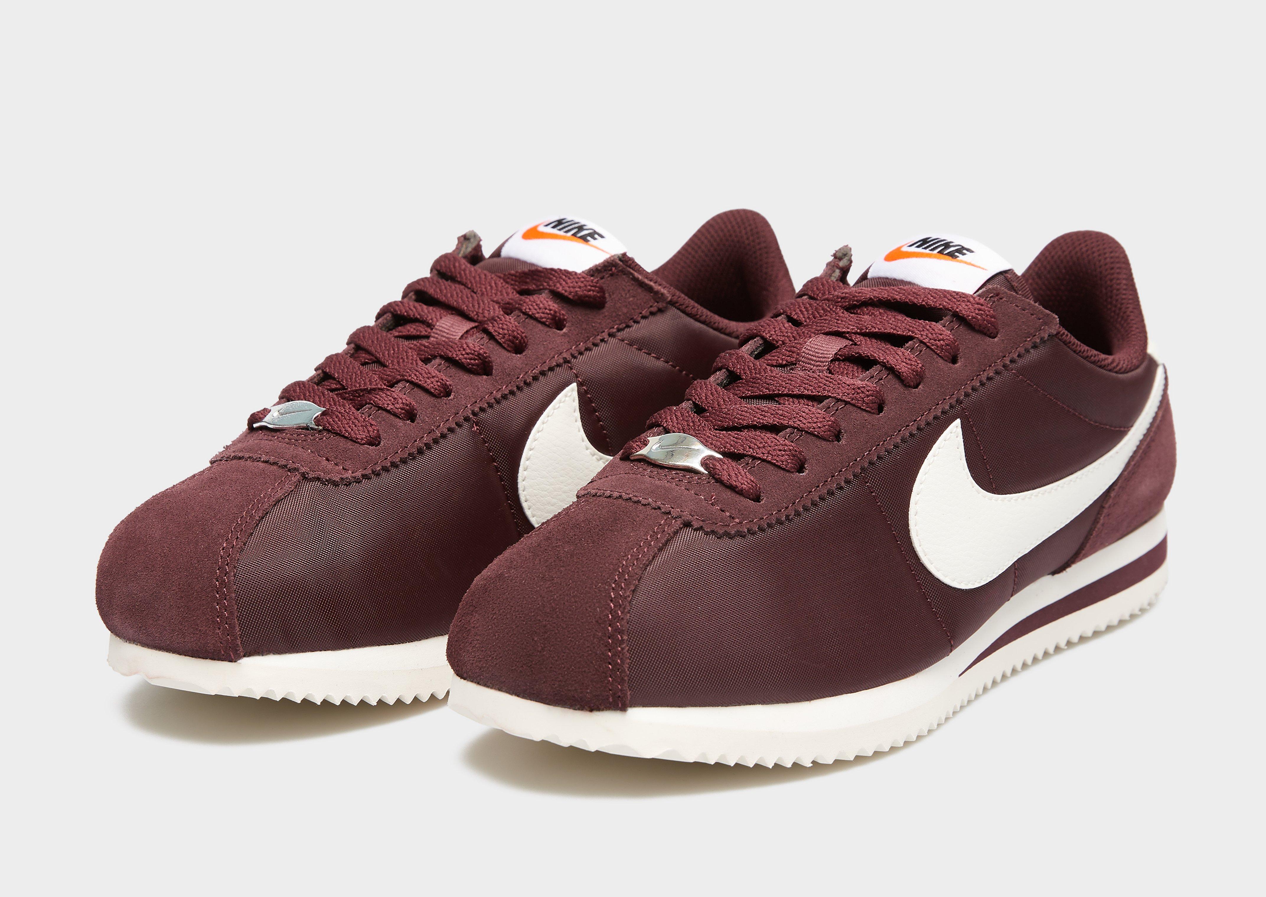 Buty sneakersy damskie NIKE W CORTEZ TXT DZ2795-605 Bordowy