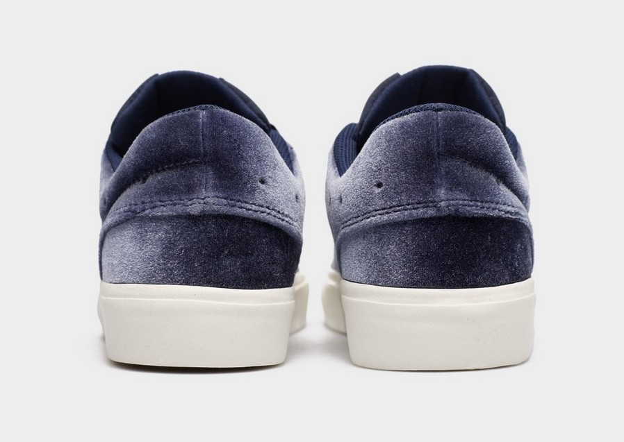 Buty sneakersy damskie WMNS JORDAN SERIES ES SE  DZ7737-460 Granatowy