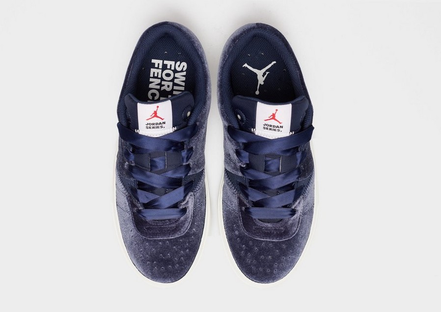 Buty sneakersy damskie WMNS JORDAN SERIES ES SE  DZ7737-460 Granatowy
