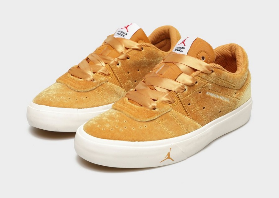 Buty sneakersy damskie WMNS JORDAN SERIES ES SE  DZ7737-761 Złoty