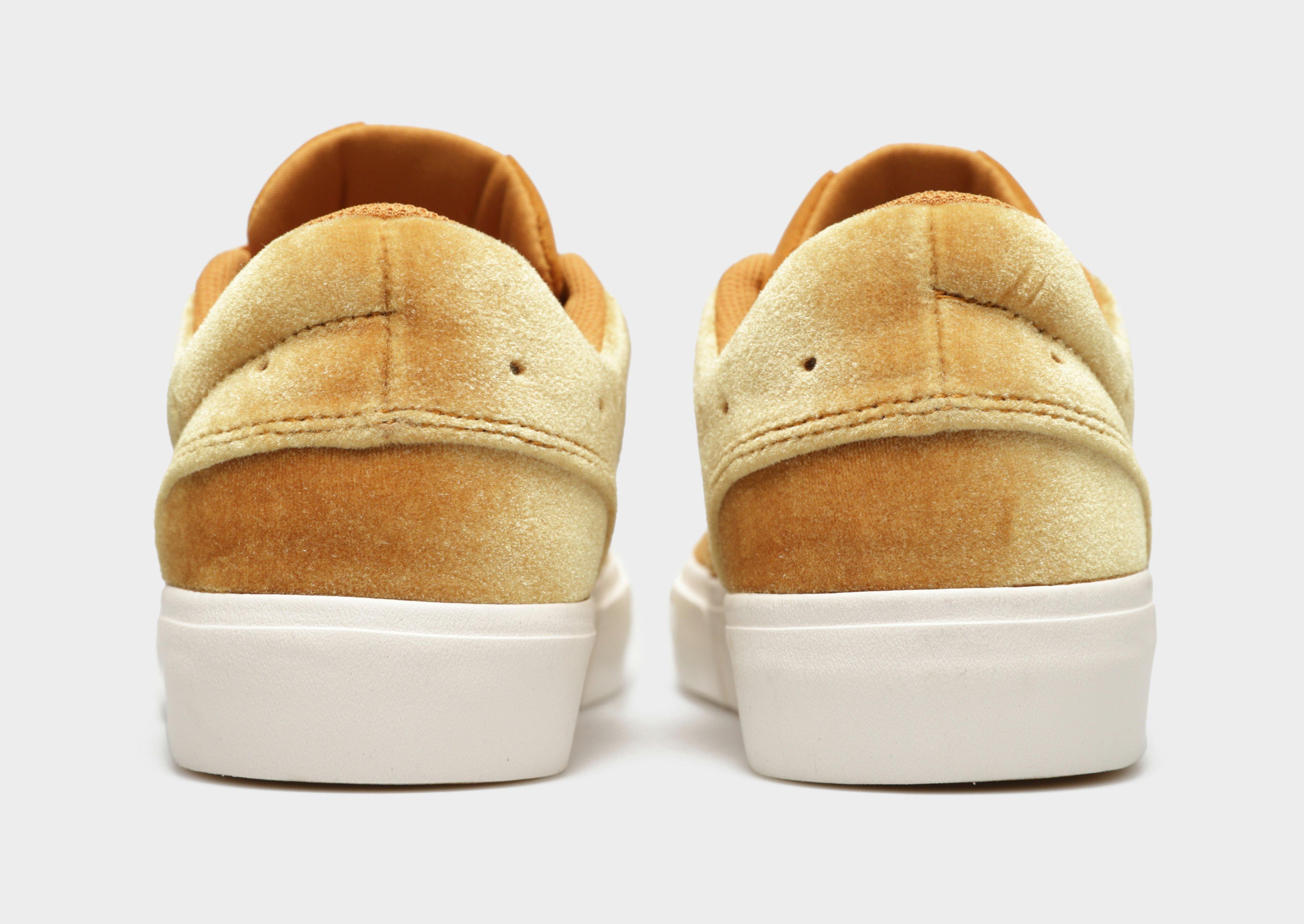 Дамски обувки WMNS JORDAN SERIES ES SE  DZ7737-761 Златист