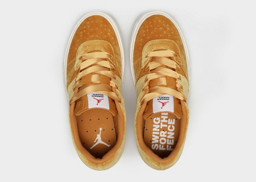 Buty sneakersy damskie WMNS JORDAN SERIES ES SE  DZ7737-761 Złoty