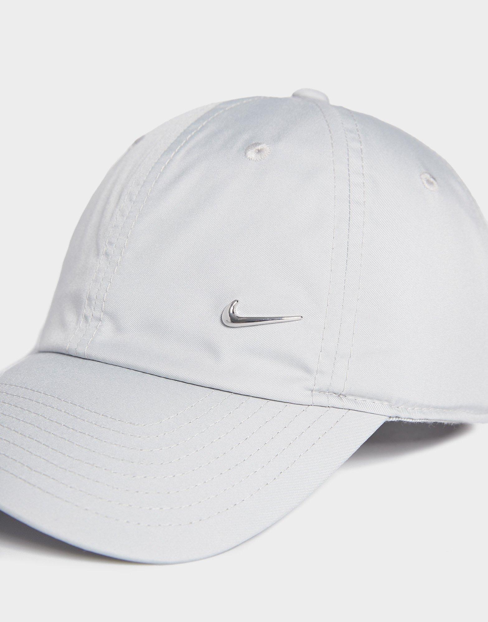Дамска шапка NIKE ШАПКА U NK DF CLUB CAP U CB MTSWSH L FB5372-077 Сив