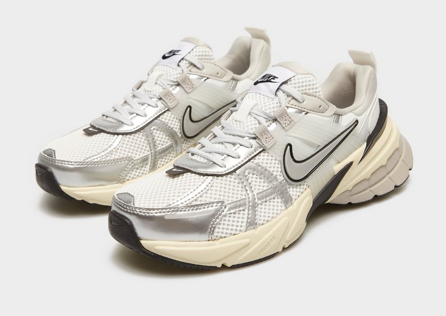 Kedai moterims NIKE V2K RUN FD0736-100 Sidabrinė