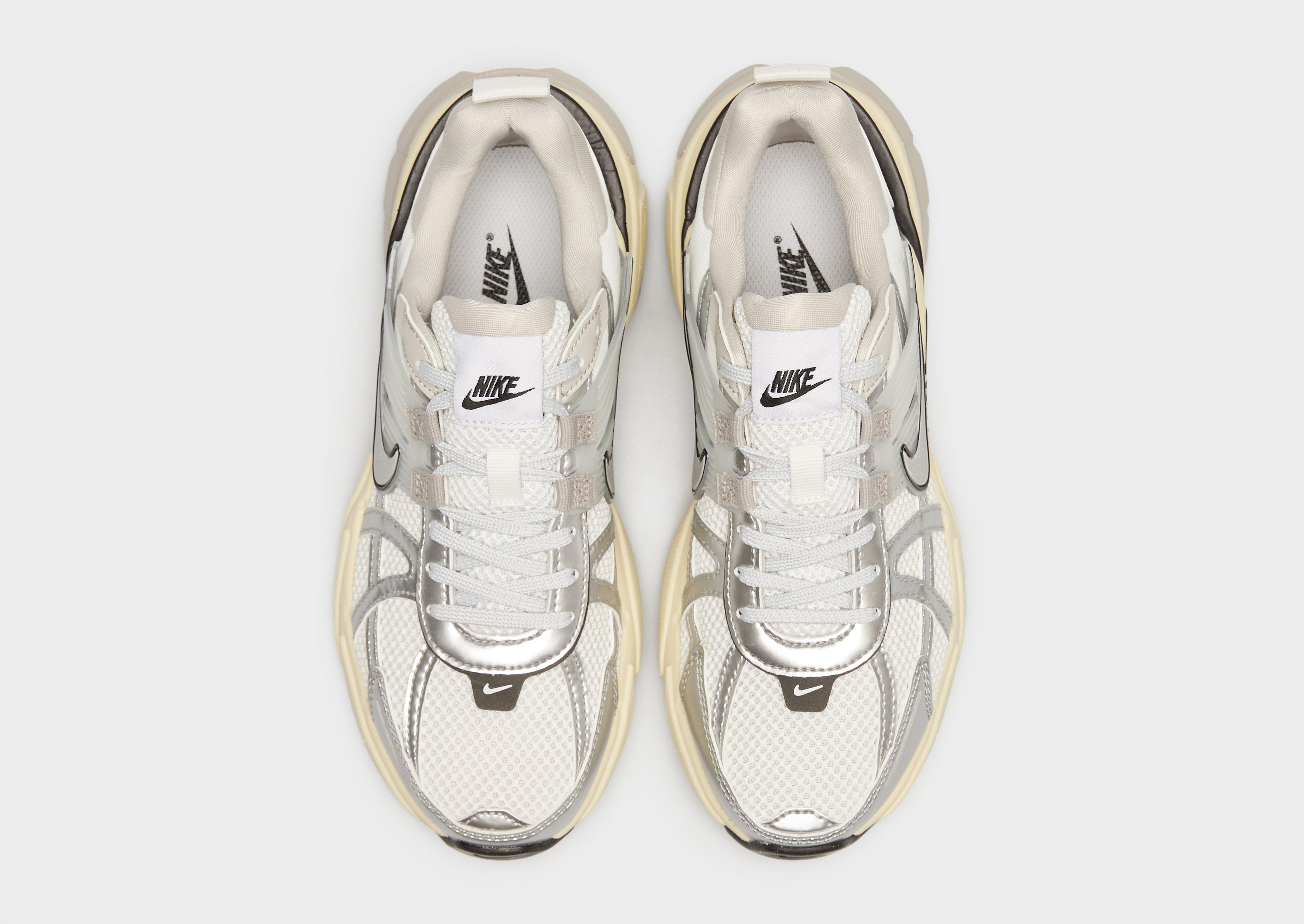 Kedai moterims NIKE V2K RUN FD0736-100 Sidabrinė