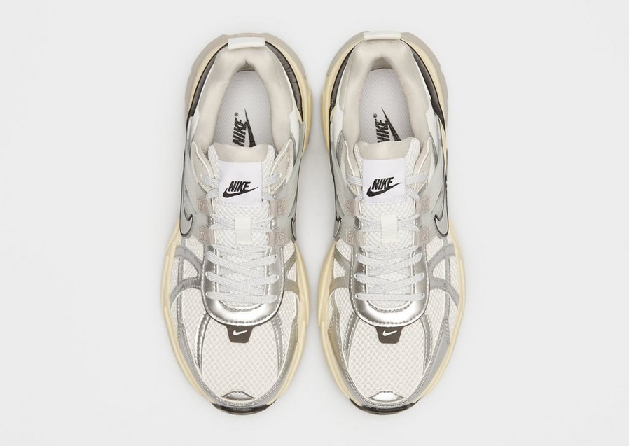 Kedai moterims NIKE V2K RUN FD0736-100 Sidabrinė