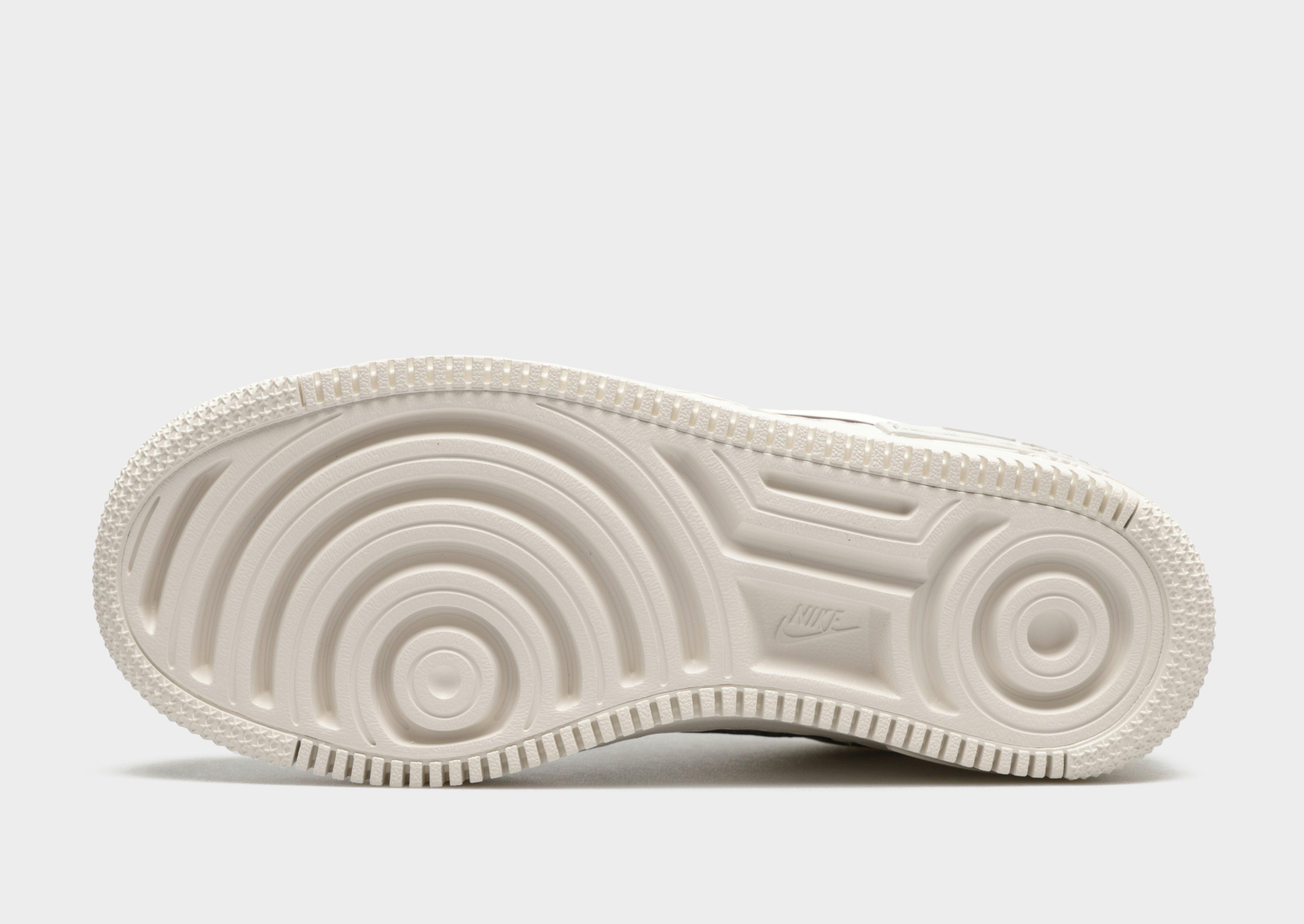 Kedai moterims NIKE AIR FORCE 1 SHADOW FD0804-100 Balta