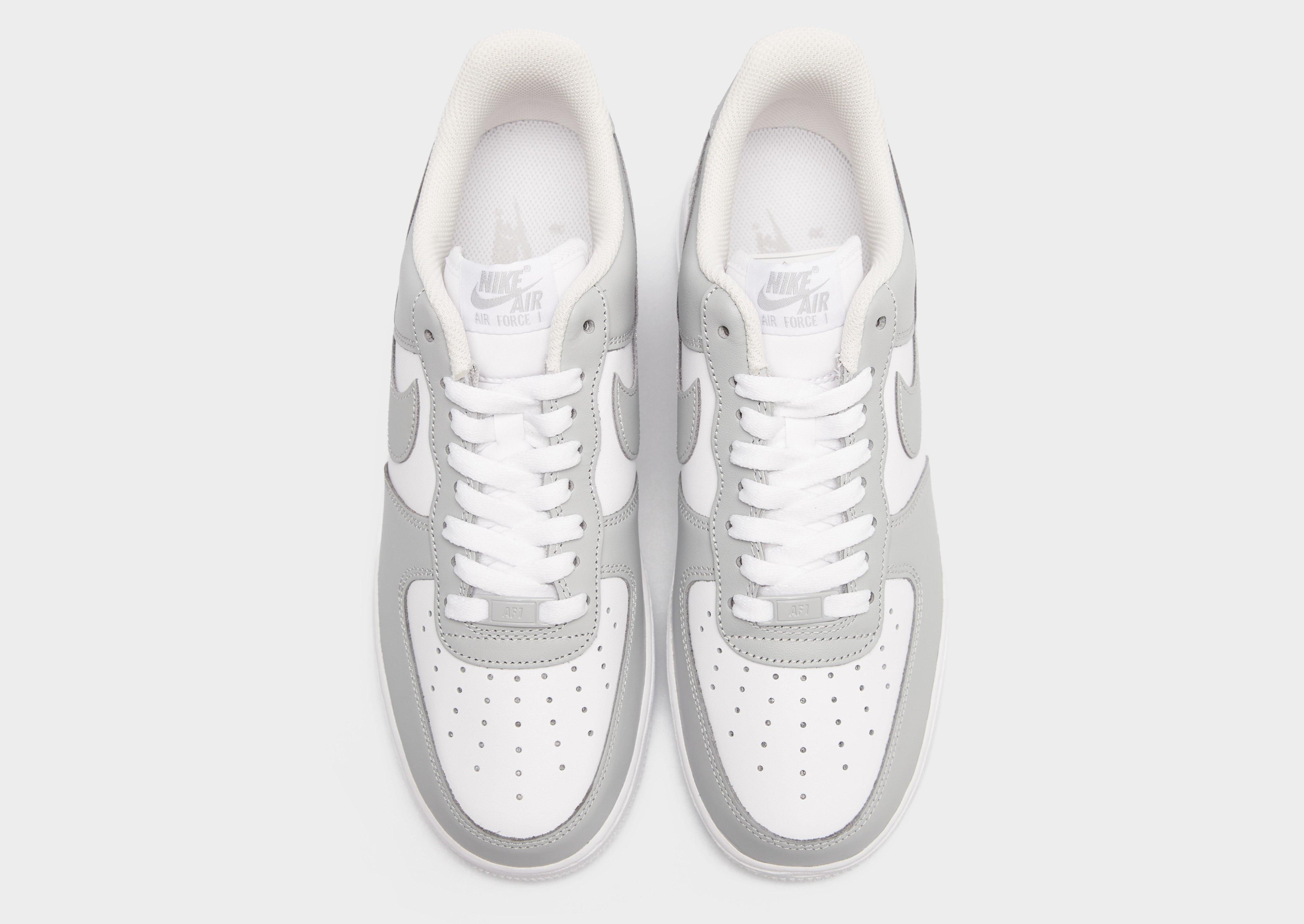 Nike Air Force 1 '07.