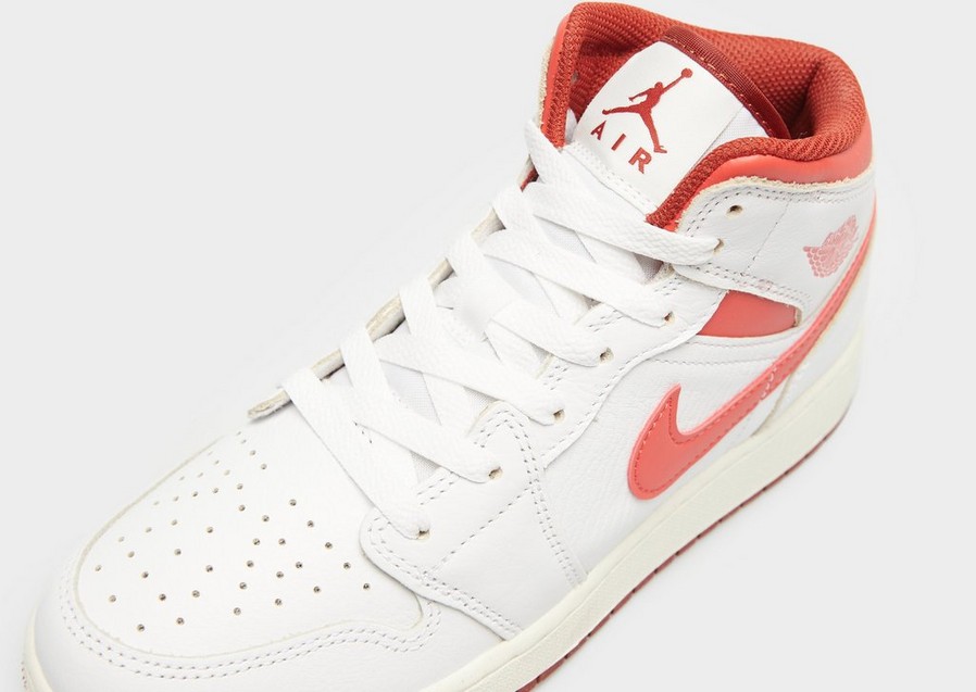Gyerek sneakers AIR JORDAN 1 MID SE (GS) FJ3464-160 Fehér