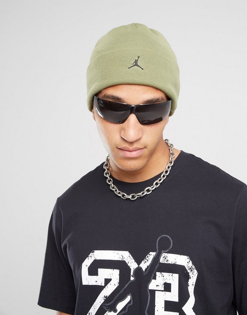 Жіночі зимові шапки JORDAN КЕПКА U J PEAK BEANIE ESS FN4672-340 Зелений