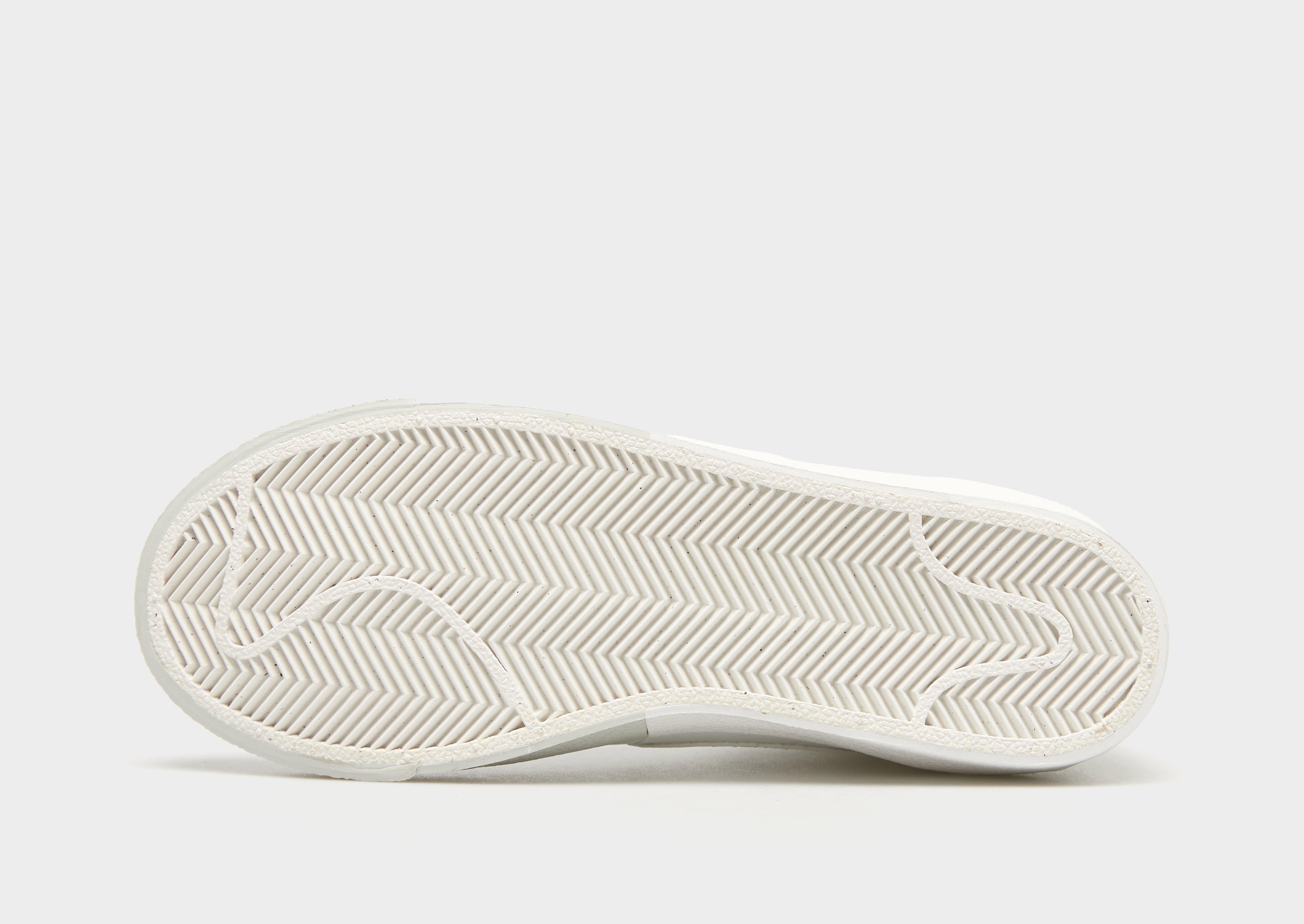 Kedai vaikams NIKE BLAZER MID '77 SE (GS) FN6937-100 Balta