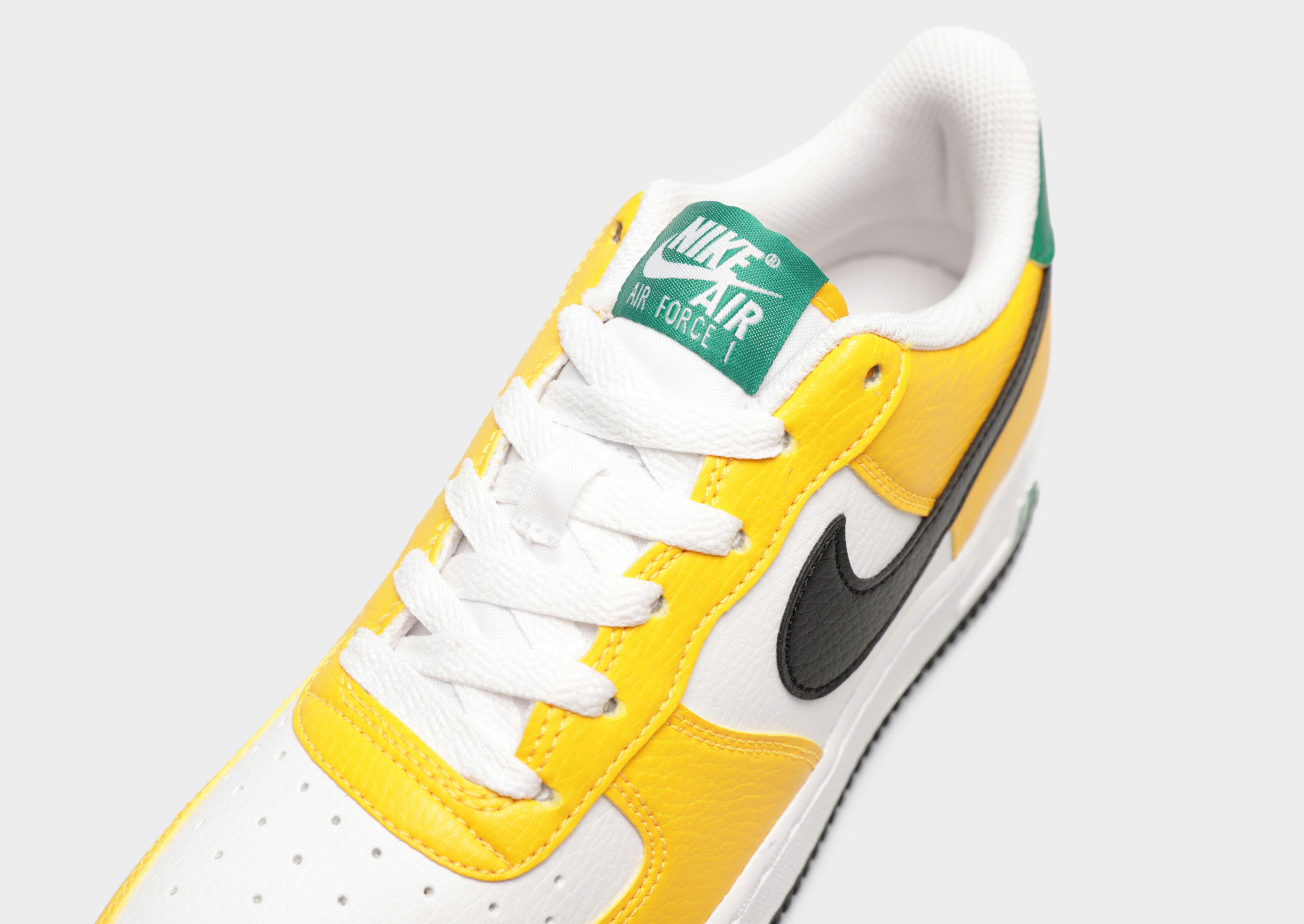 Buty sneakersy dla dzieci NIKE AIR FORCE 1 GS FN8008-700 Złoty