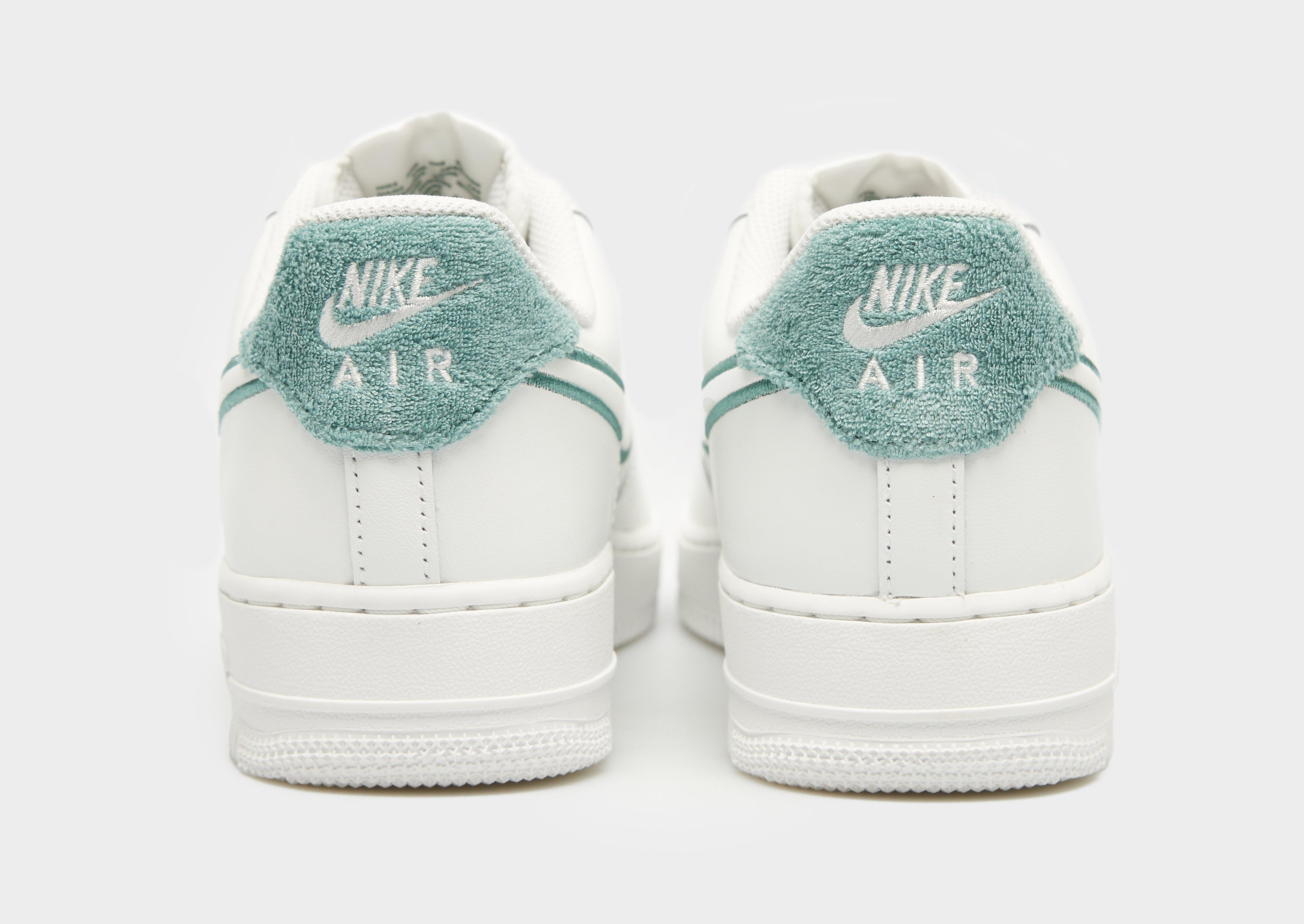 Мъжки маратонки NIKE AIR FORCE 1 '07 LV8  FN8349-100 Бежов