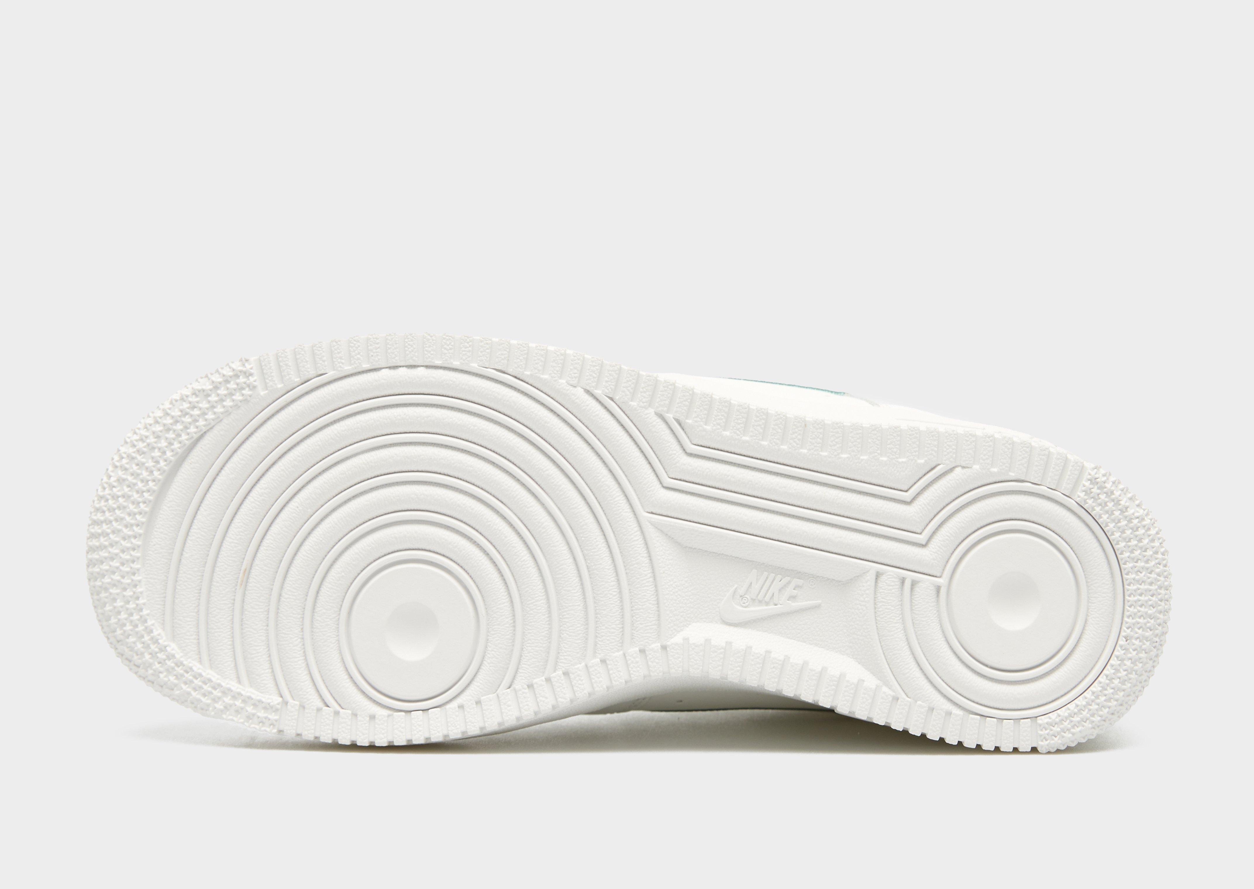 Мъжки маратонки NIKE AIR FORCE 1 '07 LV8  FN8349-100 Бежов