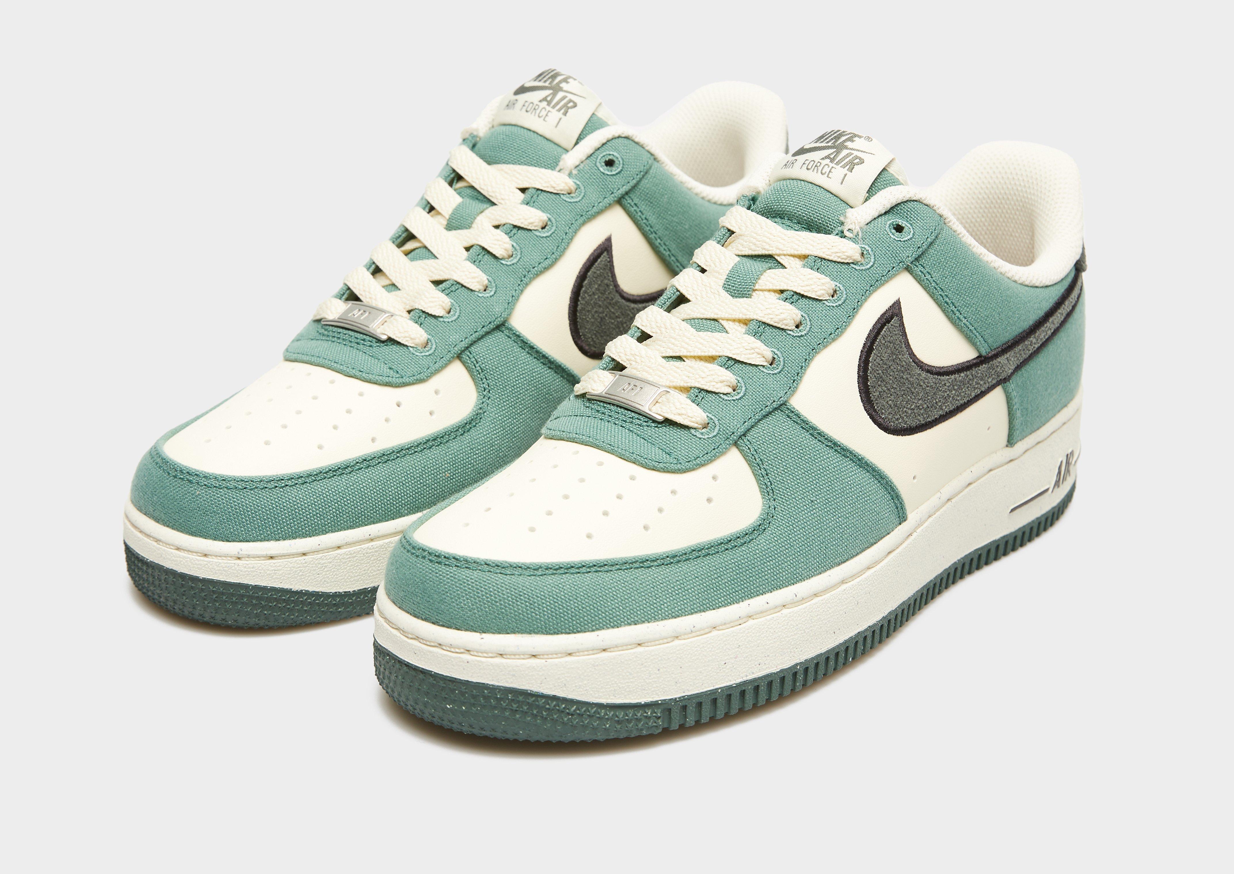 Мъжки маратонки NIKE AIR FORCE 1 '07 LV8  FQ8713-100 Зелен