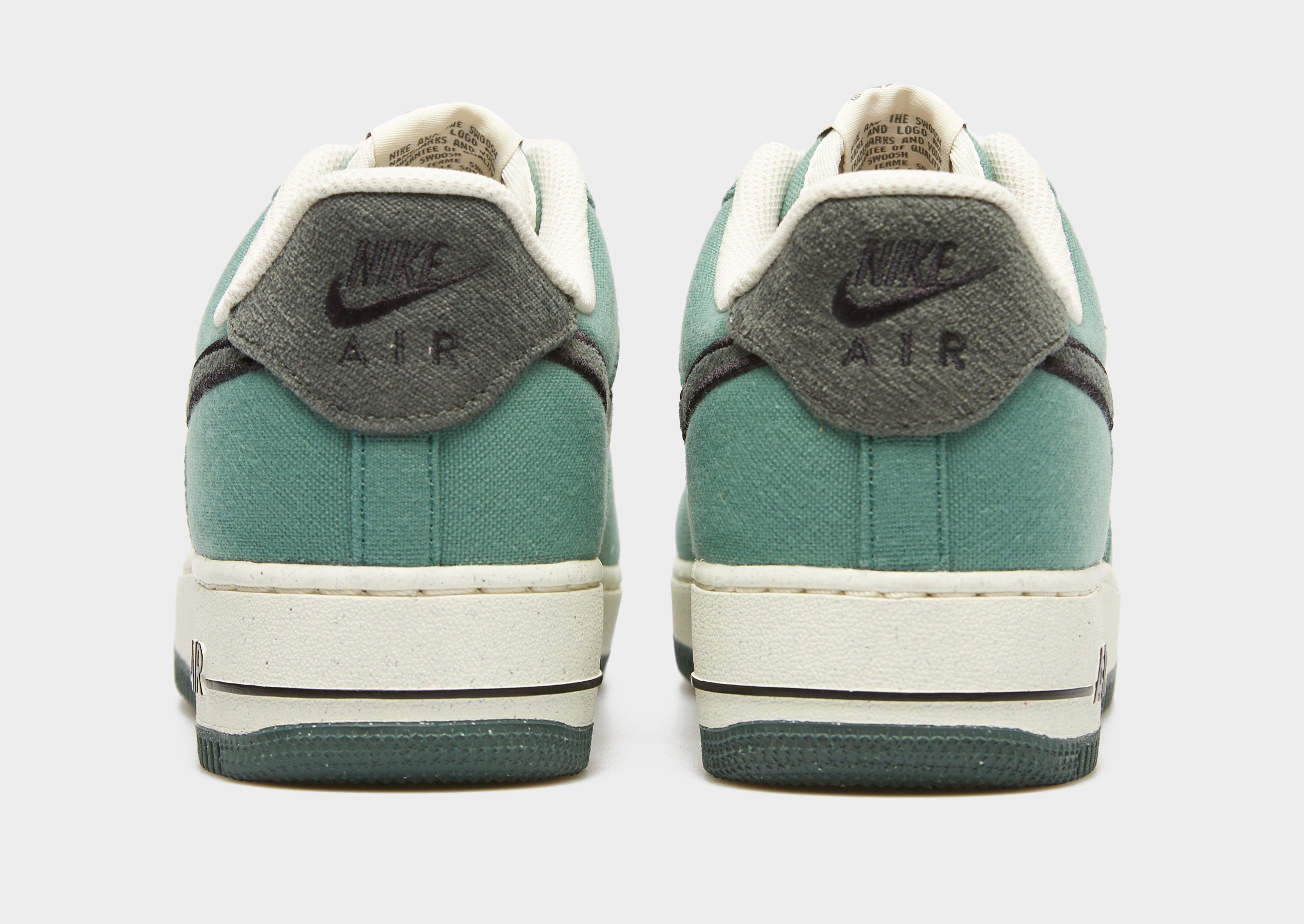 Мъжки маратонки NIKE AIR FORCE 1 '07 LV8  FQ8713-100 Зелен