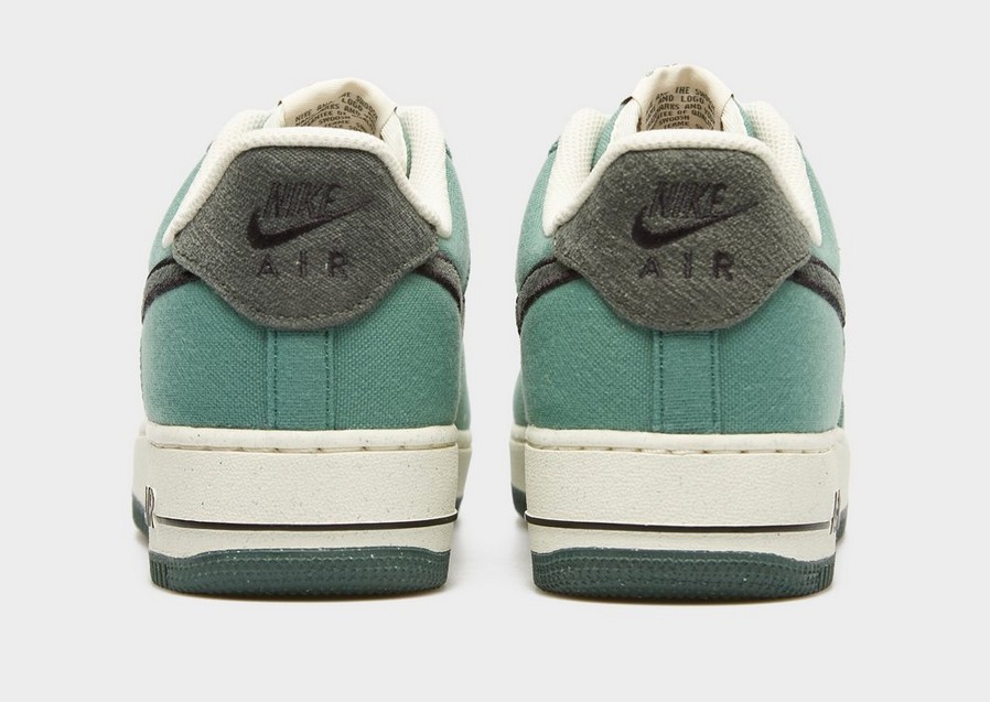 Buty sneakersy męskie NIKE AIR FORCE 1 '07 LV8  FQ8713-100 Zielony