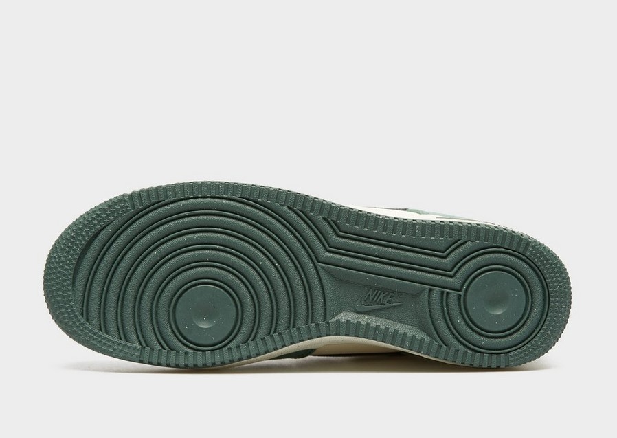 Buty sneakersy męskie NIKE AIR FORCE 1 '07 LV8  FQ8713-100 Zielony