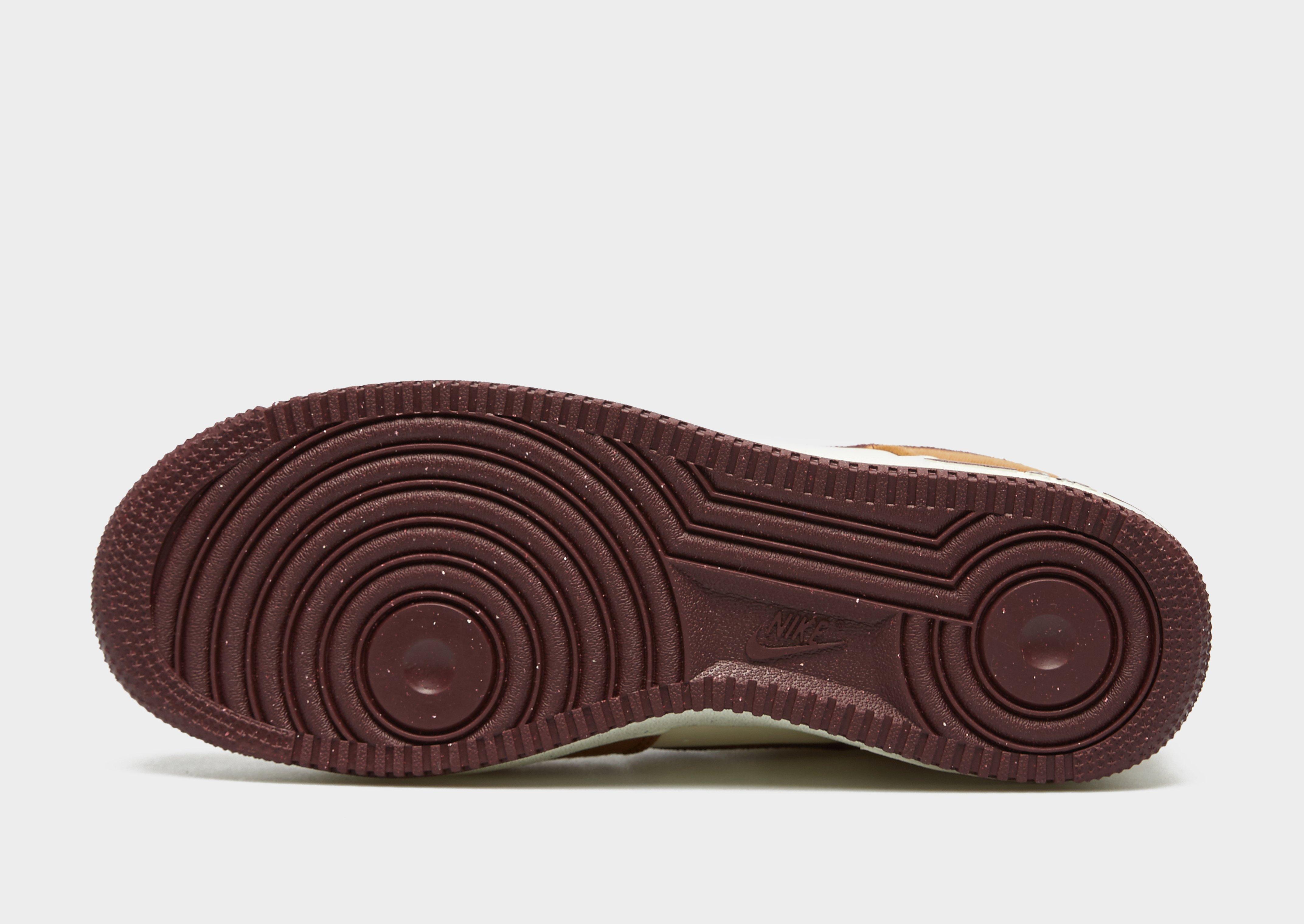 Мъжки маратонки NIKE AIR FORCE 1 '07 LV8  FQ8713-200 Кафяв