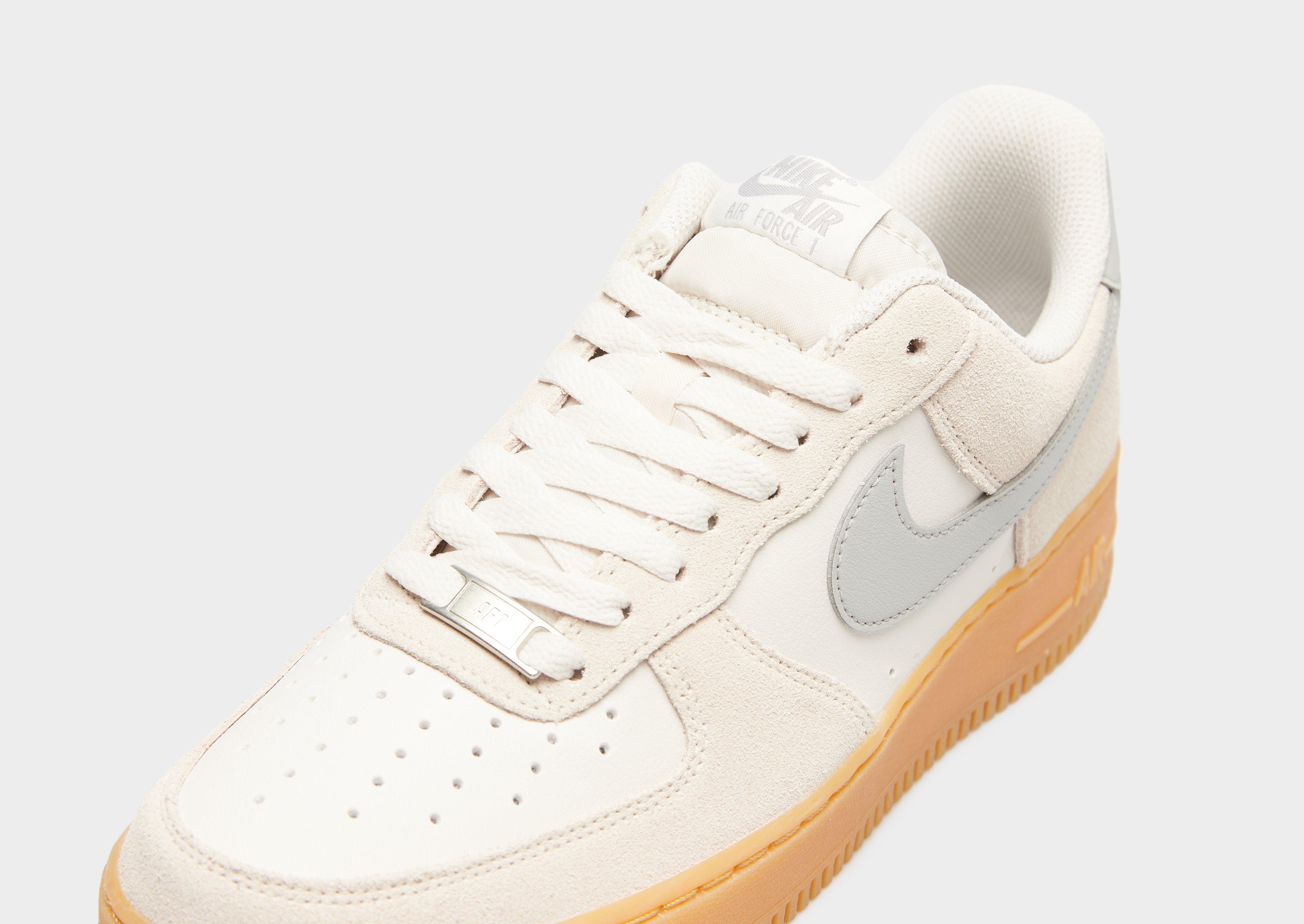Мъжки маратонки NIKE AIR FORCE 1 '07 LV8  FQ8714-002 Бежов