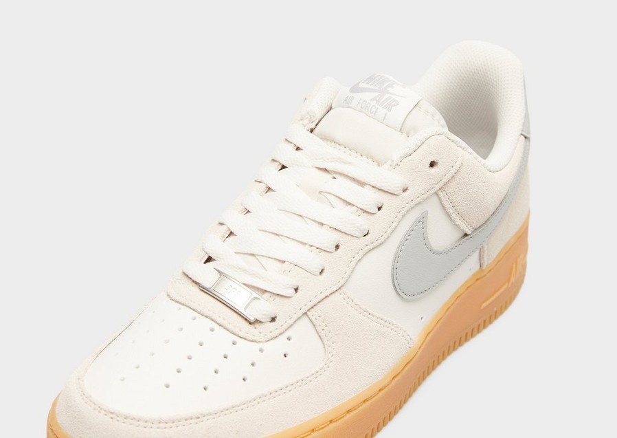 Adidași pentru bărbați NIKE AIR FORCE 1 '07 LV8  FQ8714-002 Bej