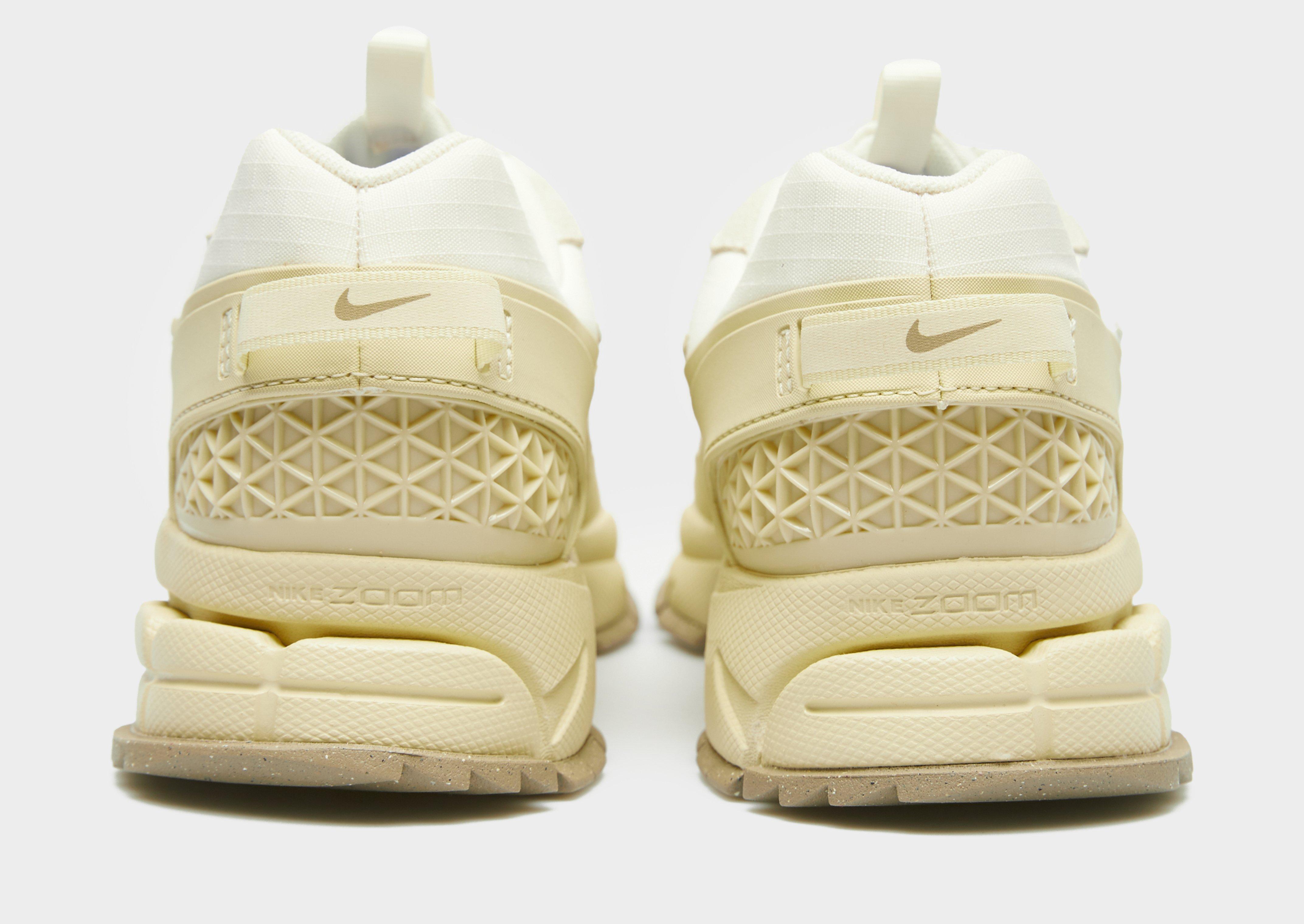 Мъжки маратонки NIKE ZOOM VOMERO ROAM FV2295-101 Бежов