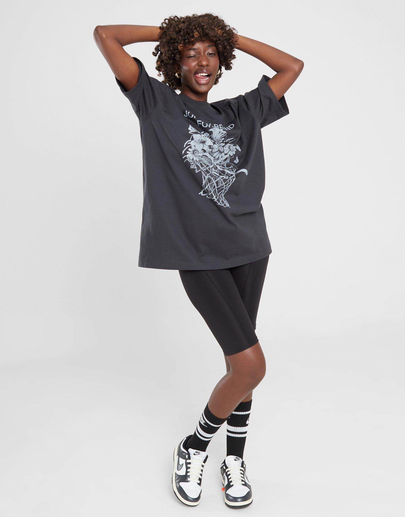 Női póló PÓLÓ W JORDAN SS OS GFX TEE BQ FV7119-045 Fekete