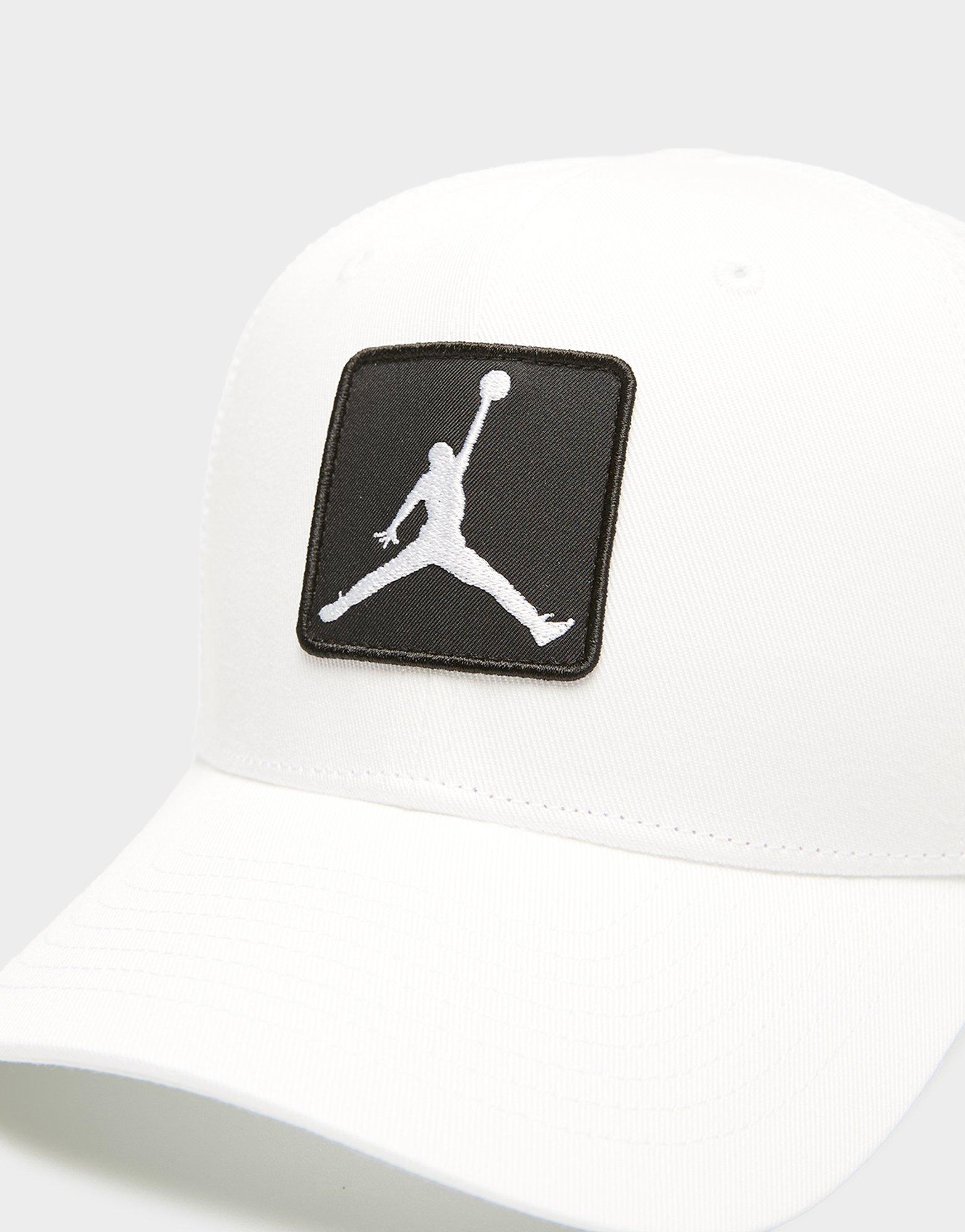 Дамска шапка JORDAN ШАПКА U J RISE CAP S CB TRKR JM PTCH FZ0774-100 Бял