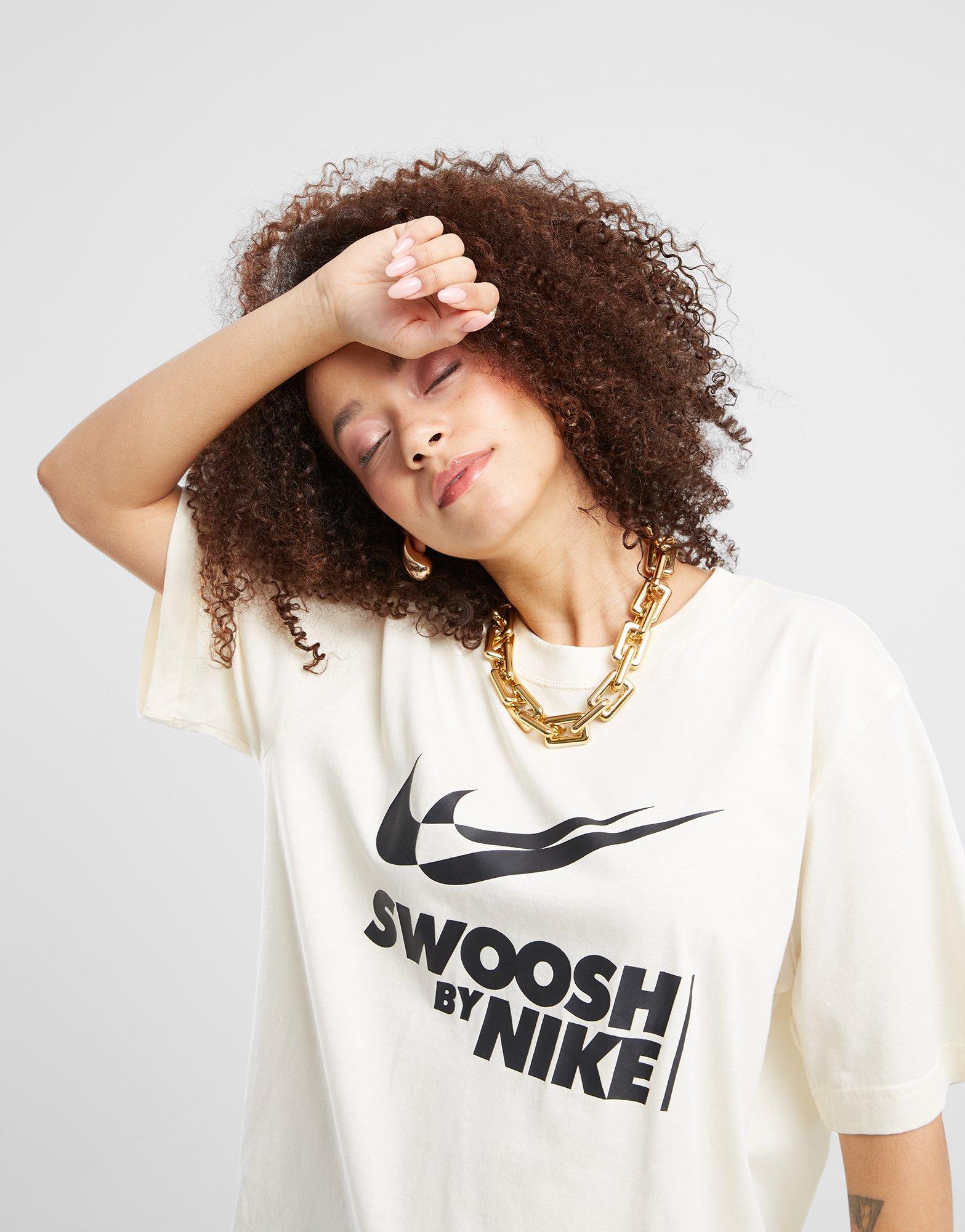 Дамска тениска NIKE ТЕНИСКА W NSW TEE BF GLS GYM LIFE FZ4634-113 Бежов