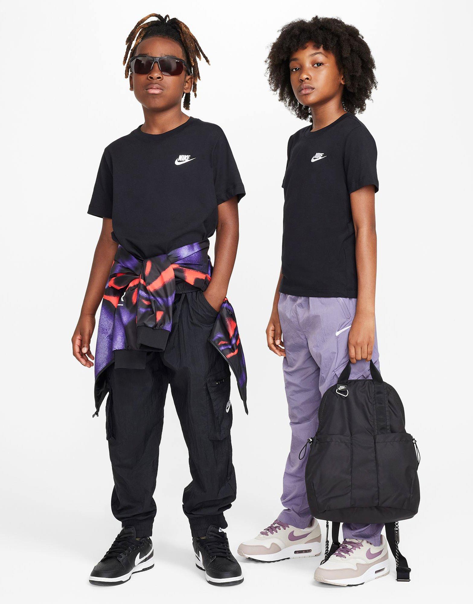 Детска тениска NIKE ТЕНИСКА K NSW TEE EMB FUTURA LBR FZ5177-010 Черен