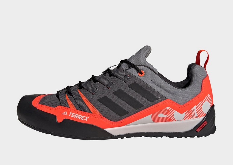 Buty zimowe męskie ADIDAS TERREX SWIFT SOLO 2 GZ0332 Czarny