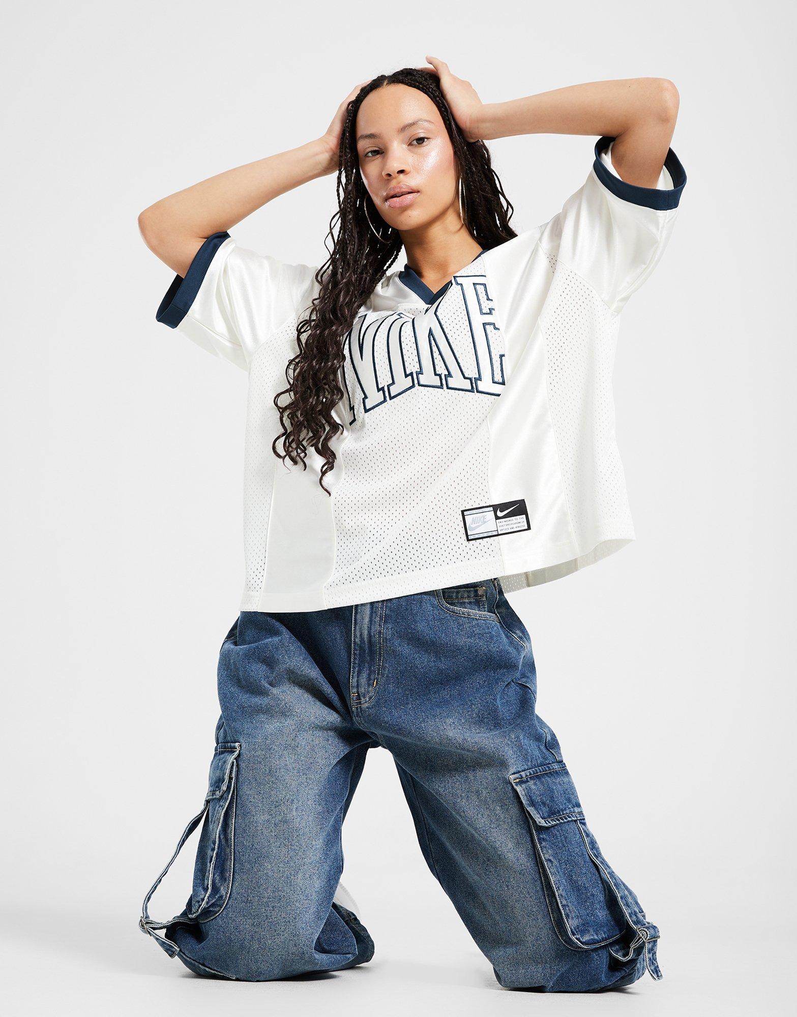 NIKE - NewJeans x NIKE シンガポール限定Tシャツの通販 by