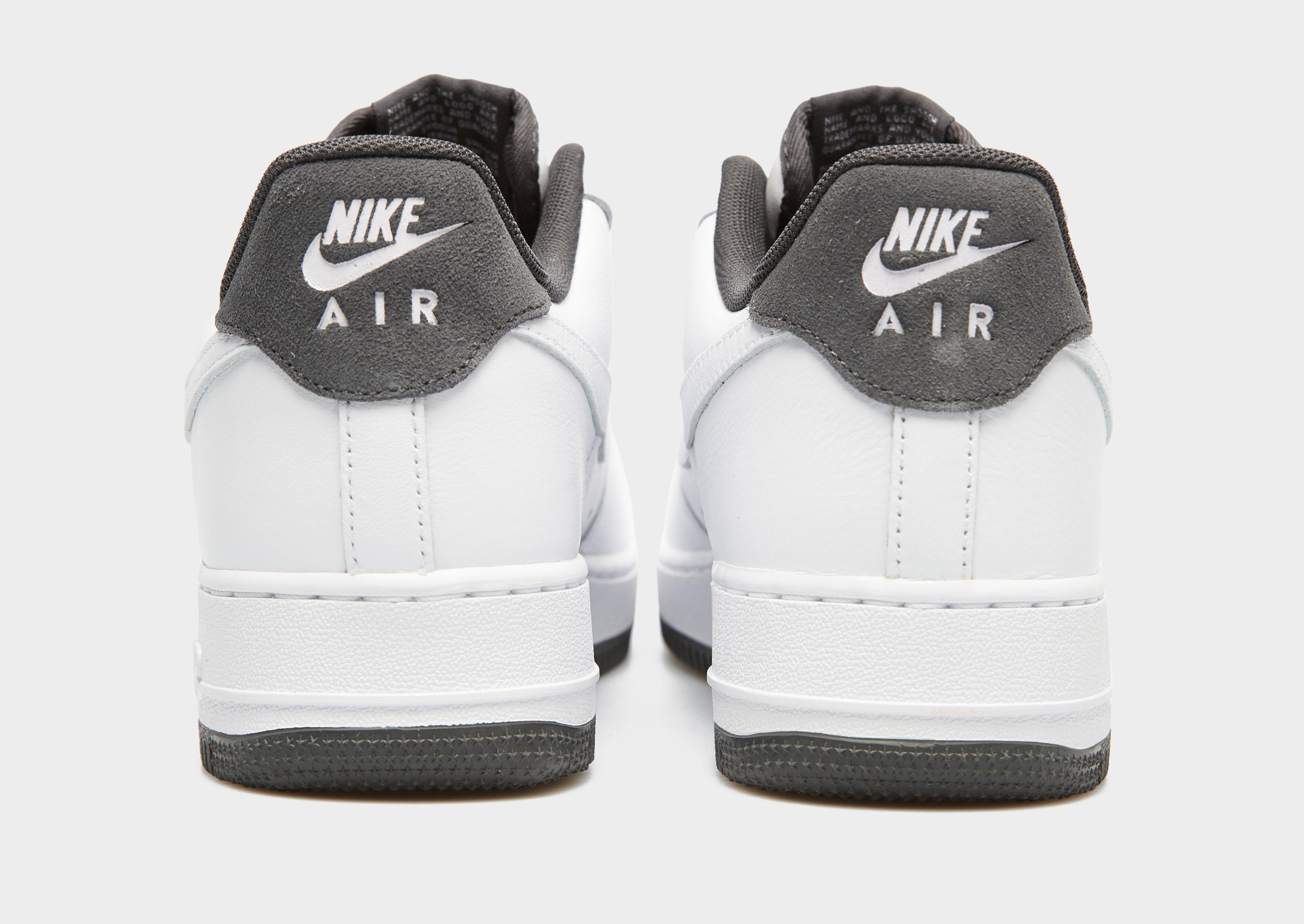 Мъжки маратонки NIKE AIR FORCE 1 '07 LV8  HM9483-101 Бял