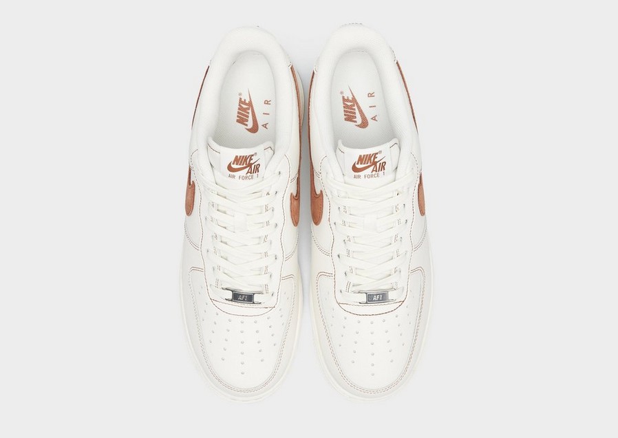 Adidași pentru bărbați NIKE AIR FORCE 1 '07 LV8  HQ2037-101 Bej