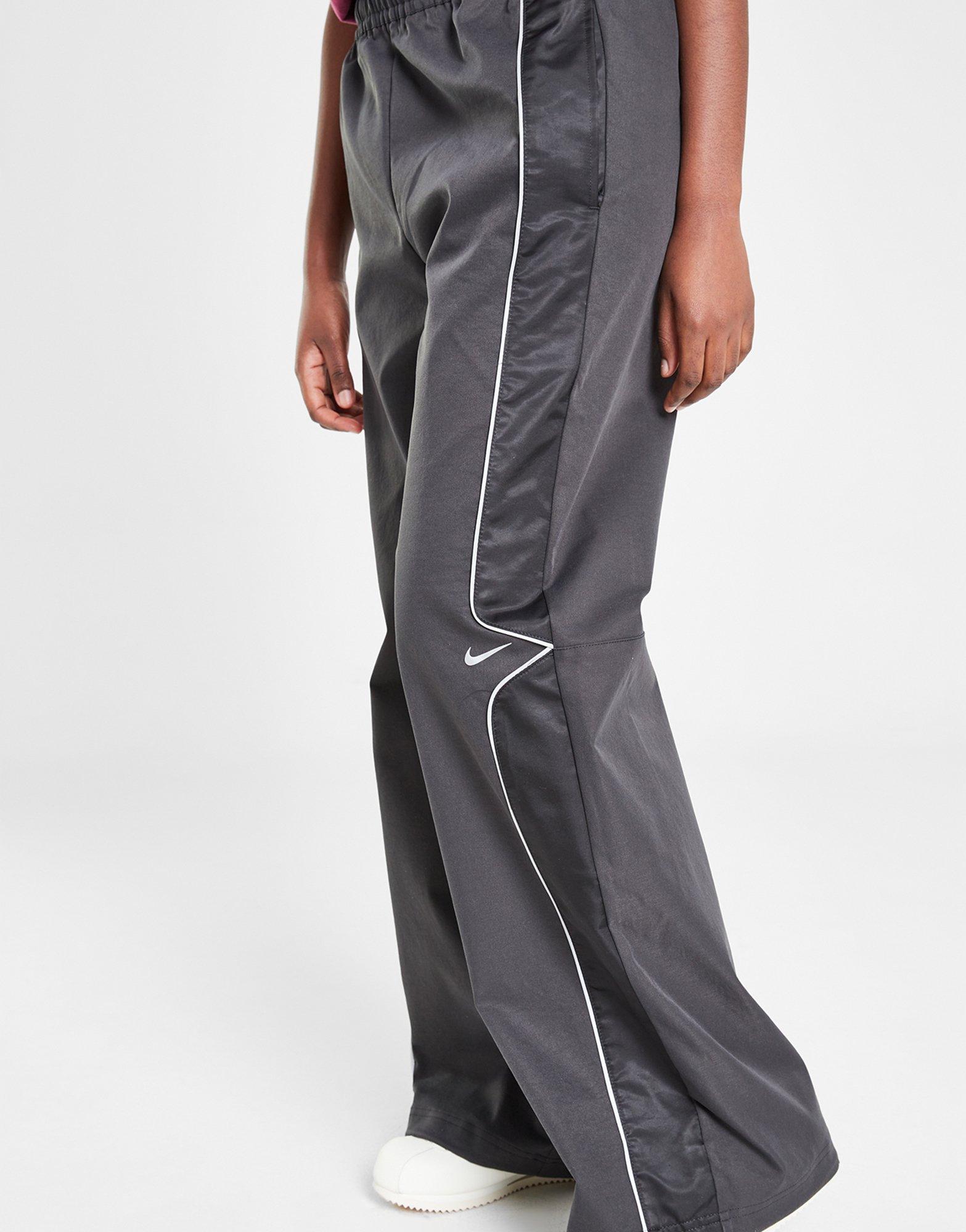 Дамски панталон NIKE ПАНТАЛОНИ W NSW WVN PNT SW HQ3751-010 Черен