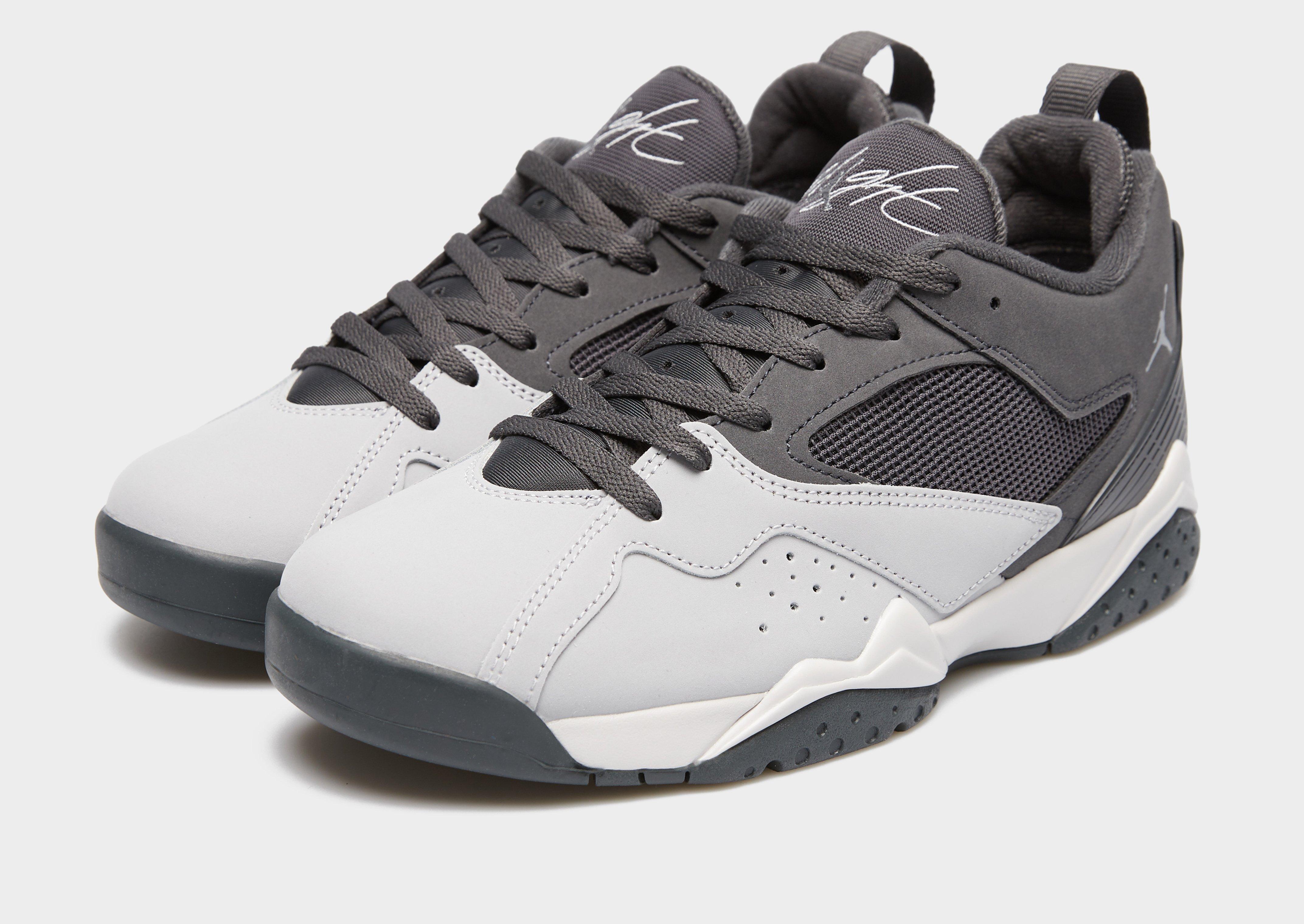 Мъжки маратонки JORDAN MVP 92  HQ3950-001 Сив