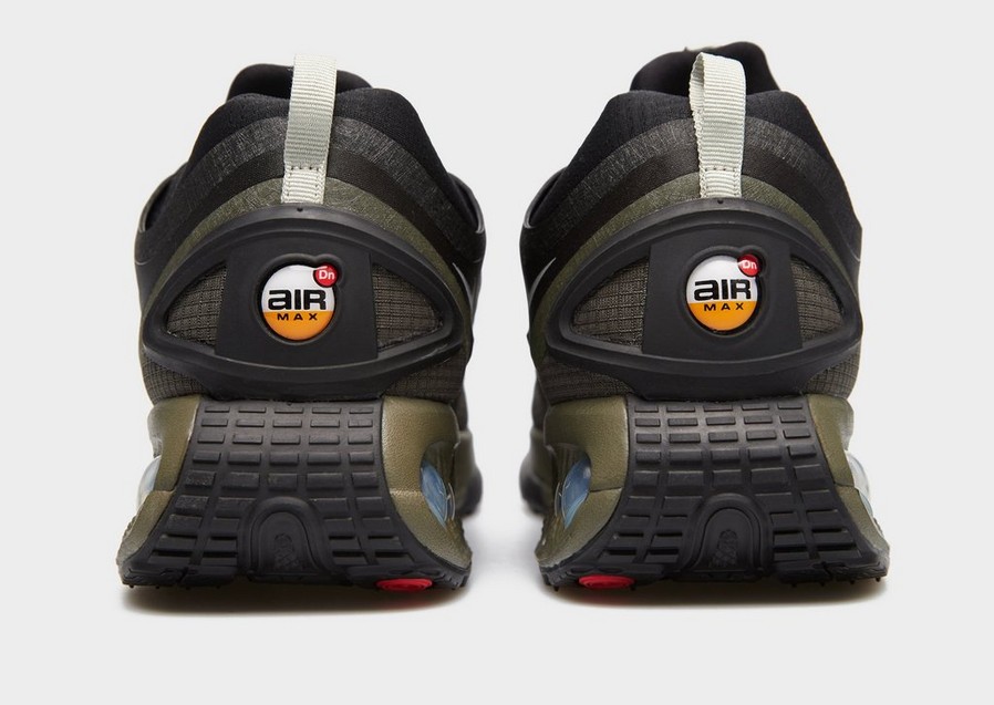 Adidași pentru bărbați NIKE AIR MAX DN ROAM HQ8605-002 Negru