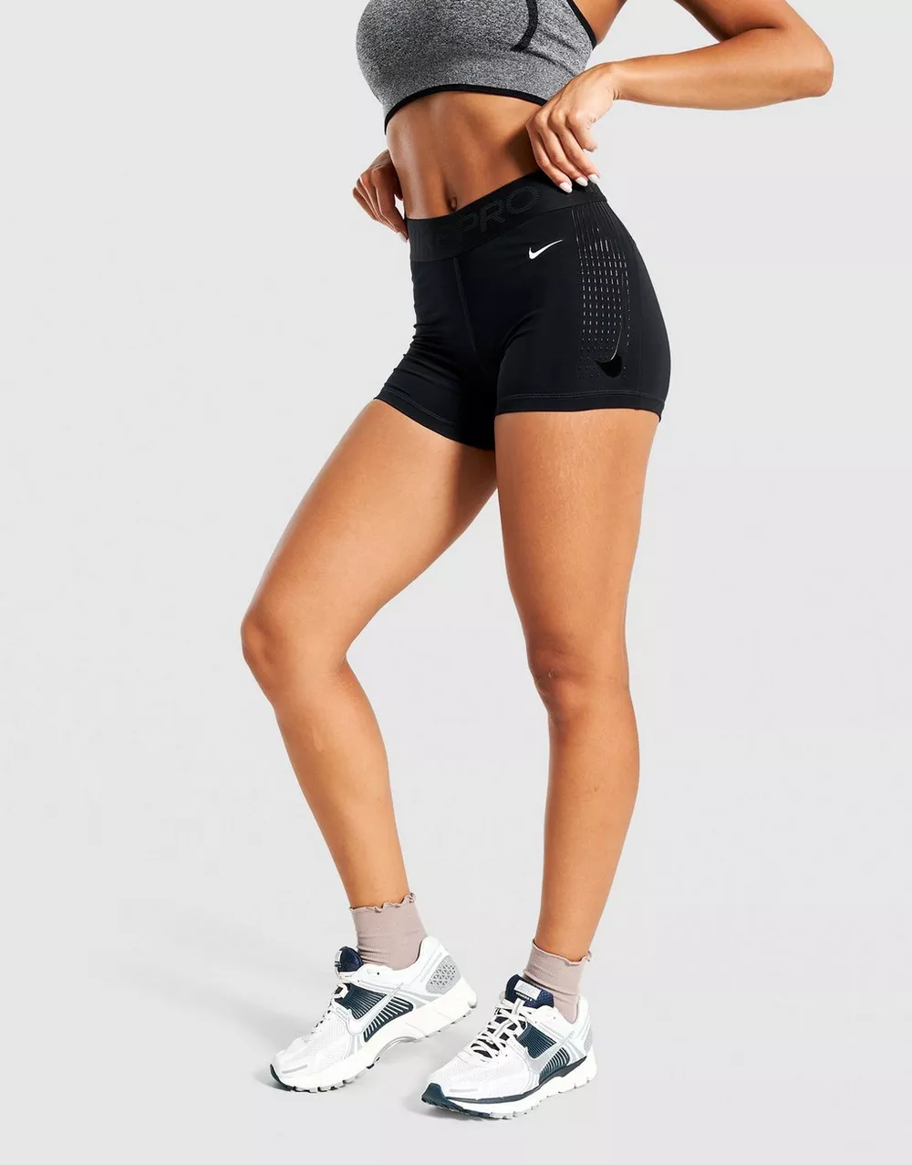 NIKE ШОРТИ W NP 365 MR 3IN SHORT GG GRX, фото 1 з 5