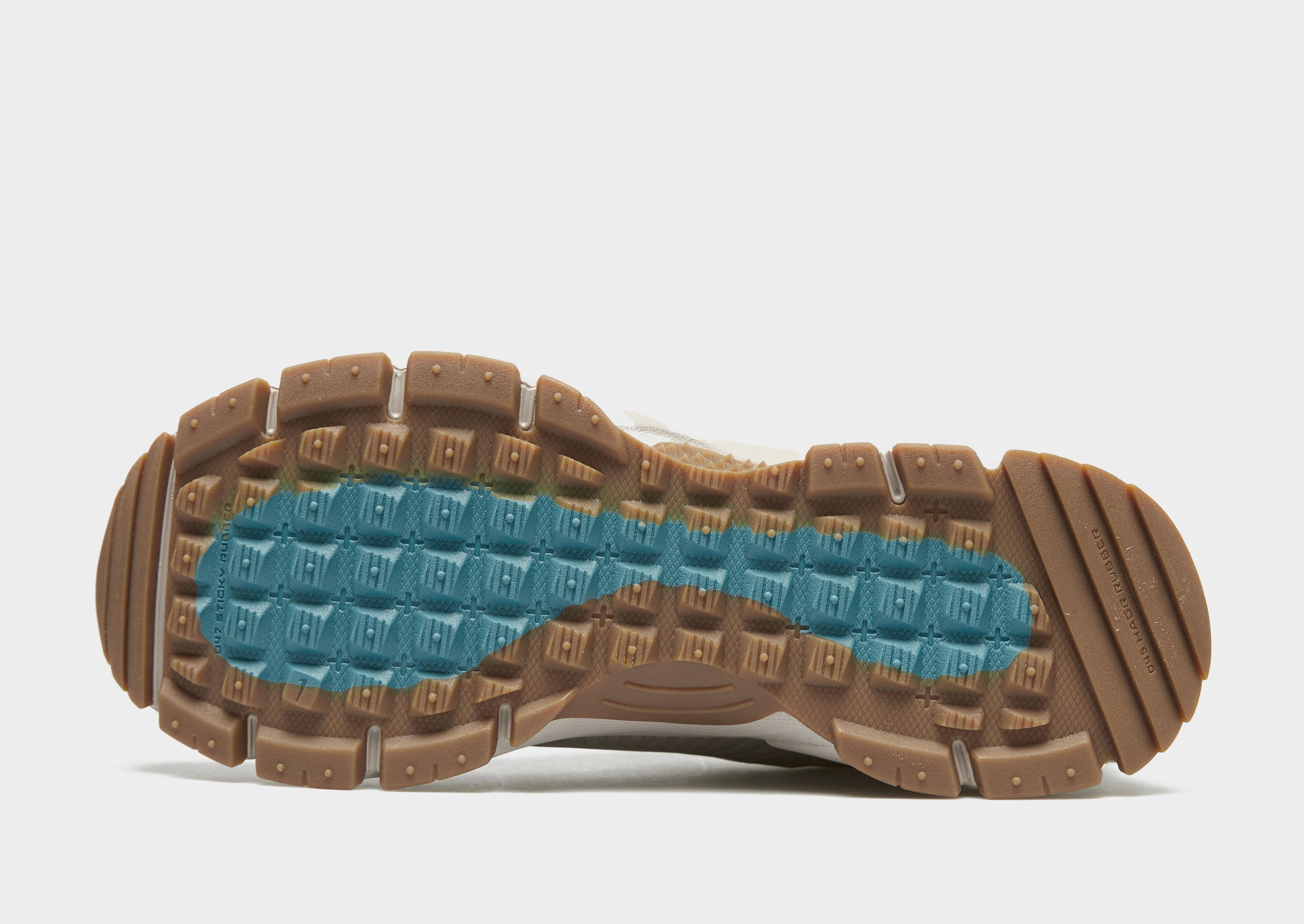 Férfi sneakers NIKE VOMERO ROAM HV4294-009 Szürke