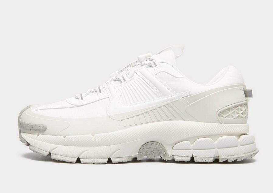 Adidași pentru bărbați NIKE ZOOM VOMERO ROAM SYN HV5951-100 Alb