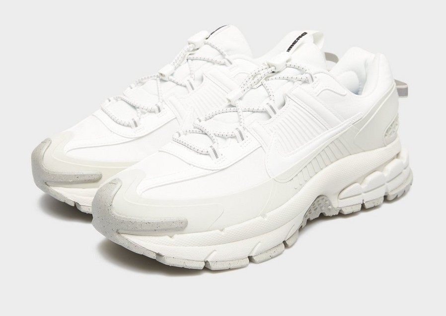 Adidași pentru bărbați NIKE ZOOM VOMERO ROAM SYN HV5951-100 Alb